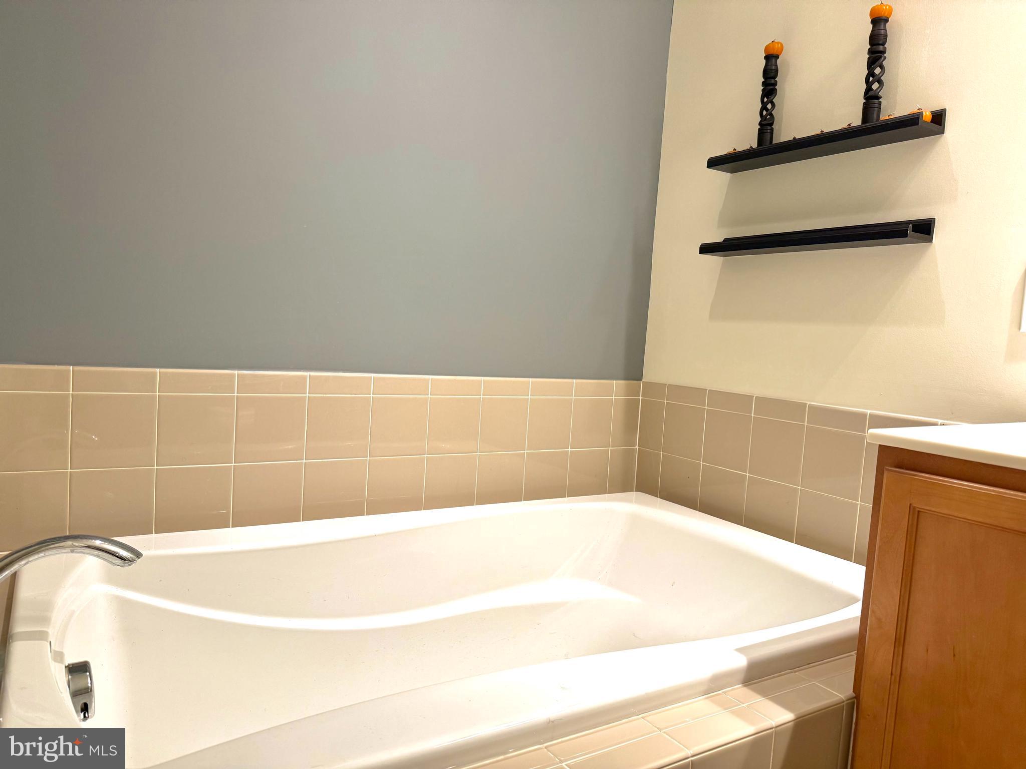 BRAMBLETON LANDBAY 2 - Residential Lease