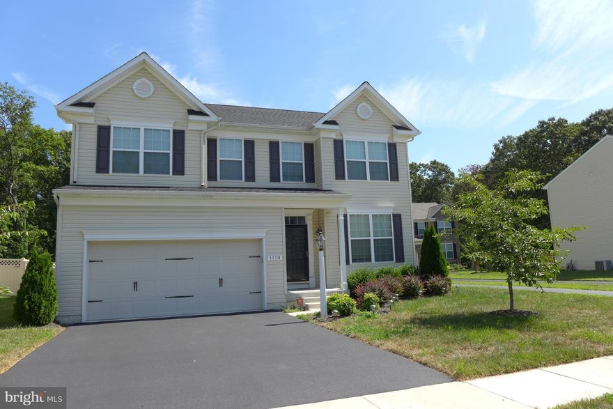 Beautiful single family house with 4 BR, 2.5 BR in a quiet community for rent. Big kitchen has SS appliances, Recessed Lightnings, Granite Counter-top, back slash, and island.  Hard Wood floor, office/den.  Master BR has two walk-in closets, master bathroom has separated shower and tab.Fully fenced backyard has kid play equipment and big deck. Close to road 100 and beach, Easy commute/shopping.