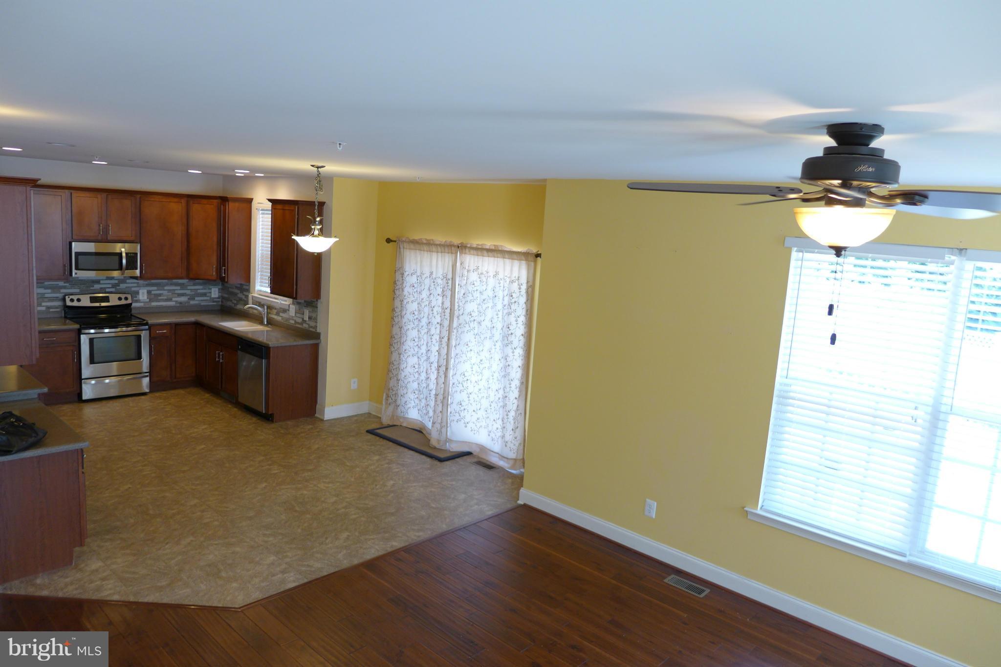 FIVE BUOYS AT ROCK CREEK - Residential Lease