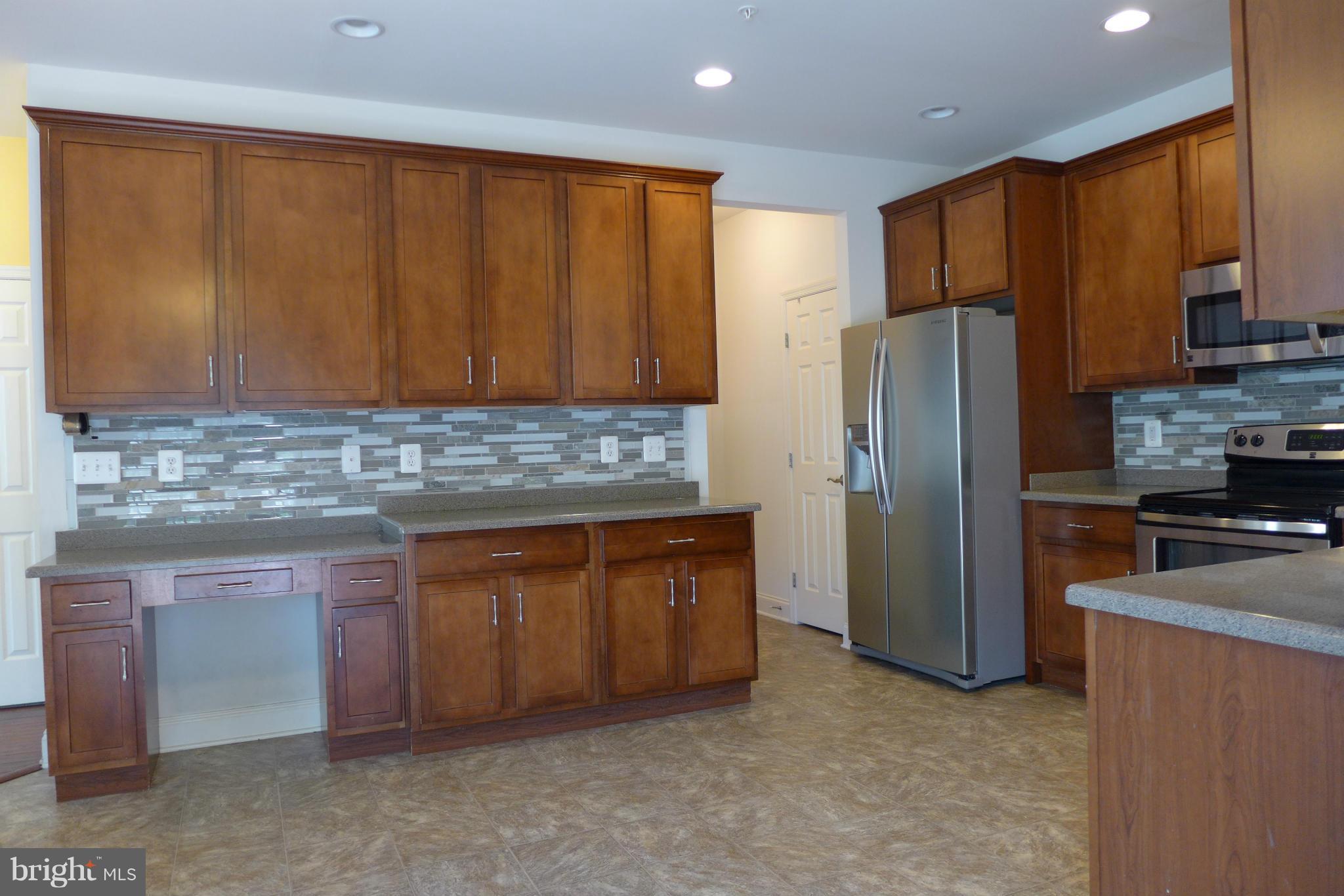 FIVE BUOYS AT ROCK CREEK - Residential Lease