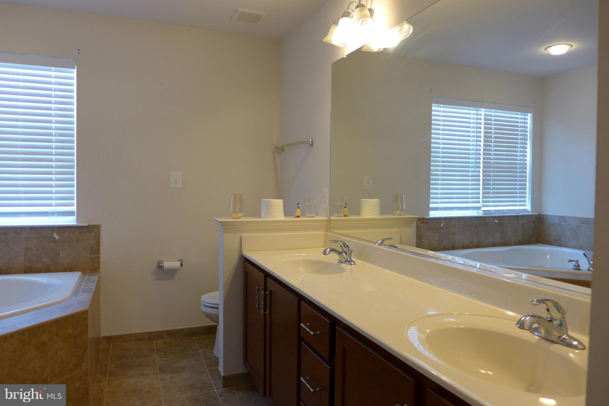 FIVE BUOYS AT ROCK CREEK - Residential Lease