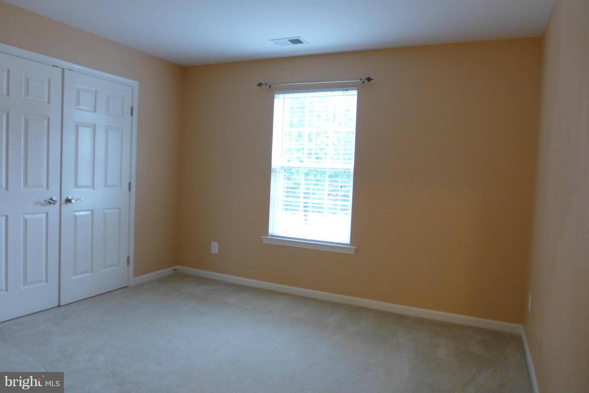 FIVE BUOYS AT ROCK CREEK - Residential Lease