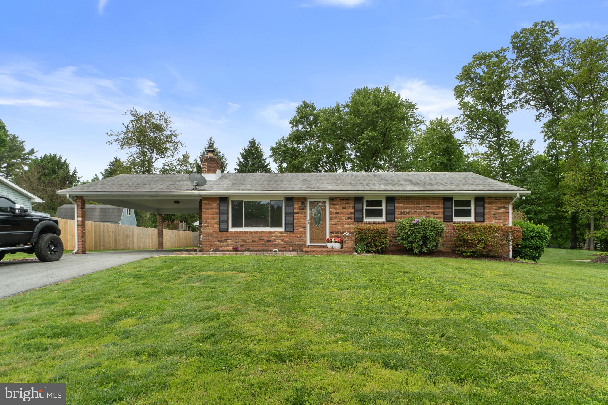 STRAWBRIDGE ESTATES - Residential