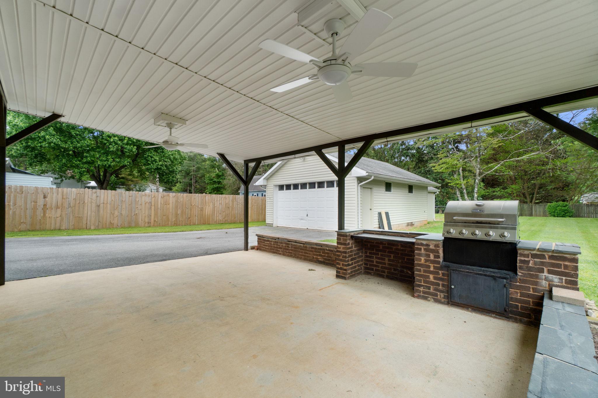 STRAWBRIDGE ESTATES - Residential