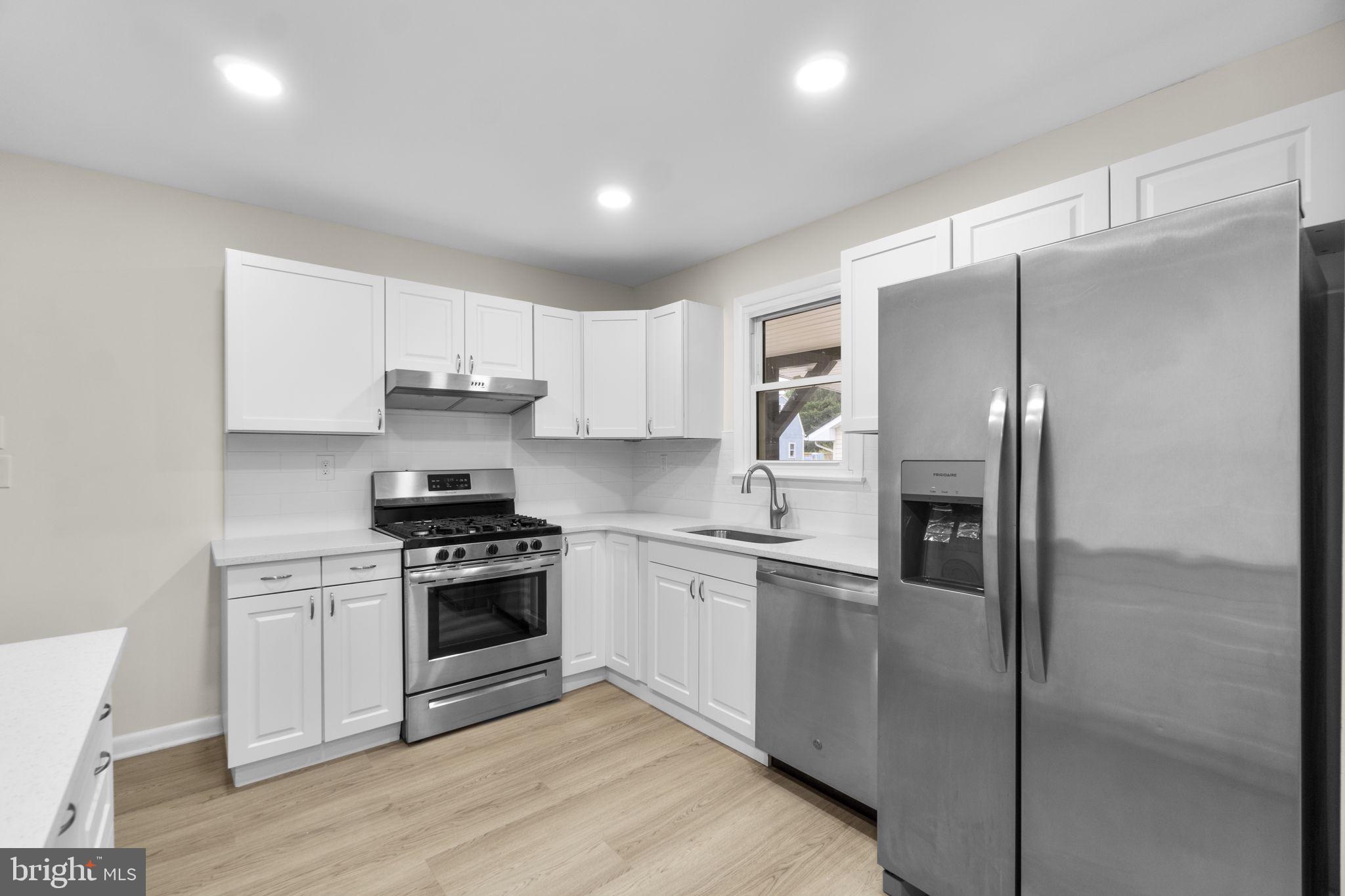 STRAWBRIDGE ESTATES - Residential