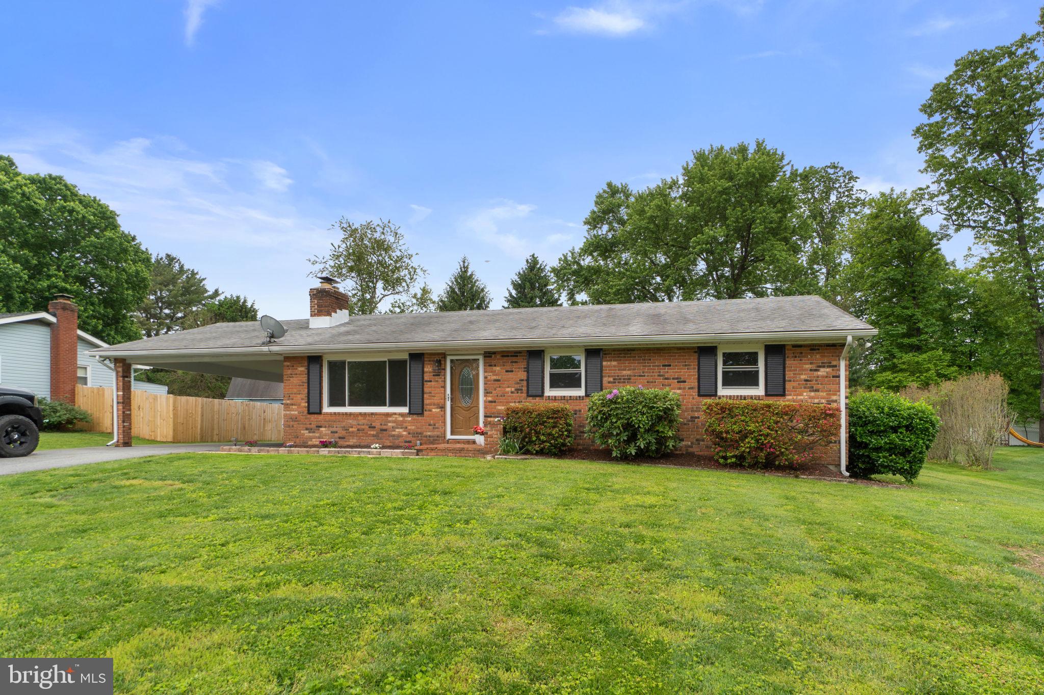 STRAWBRIDGE ESTATES - Residential