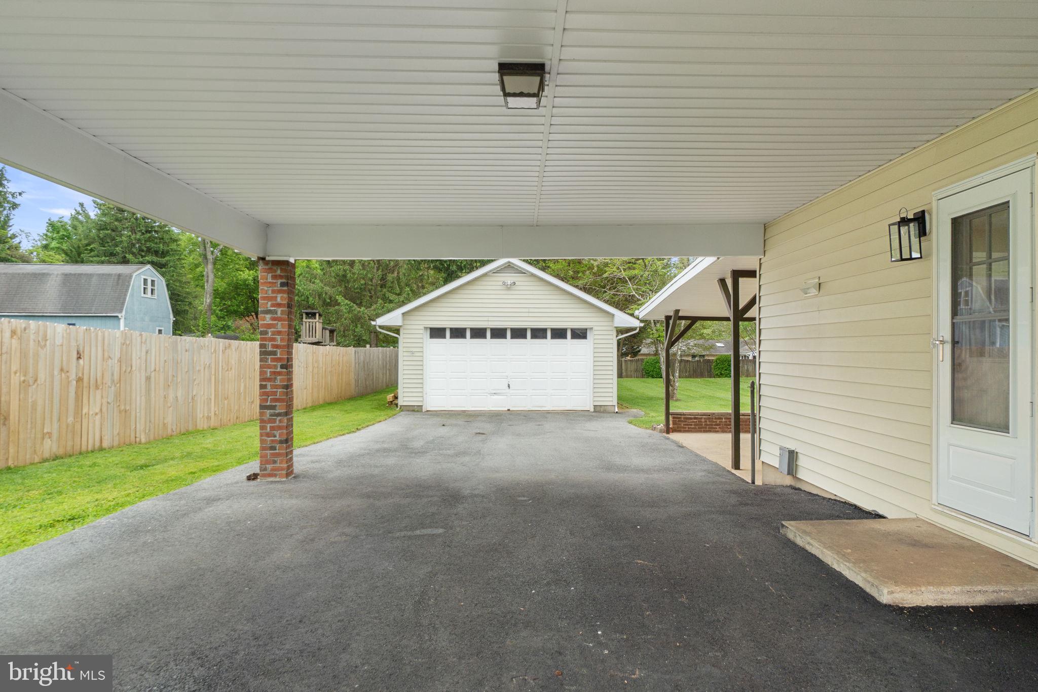 STRAWBRIDGE ESTATES - Residential