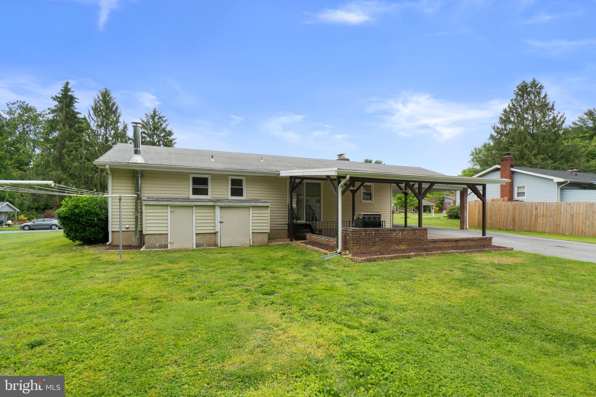 STRAWBRIDGE ESTATES - Residential