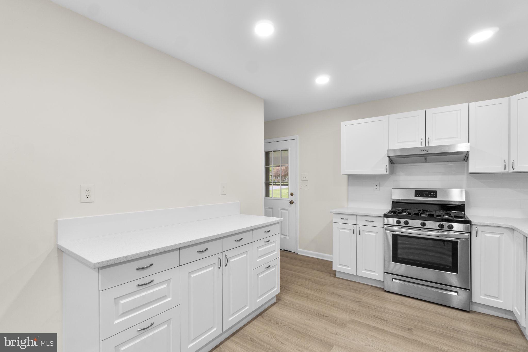 STRAWBRIDGE ESTATES - Residential