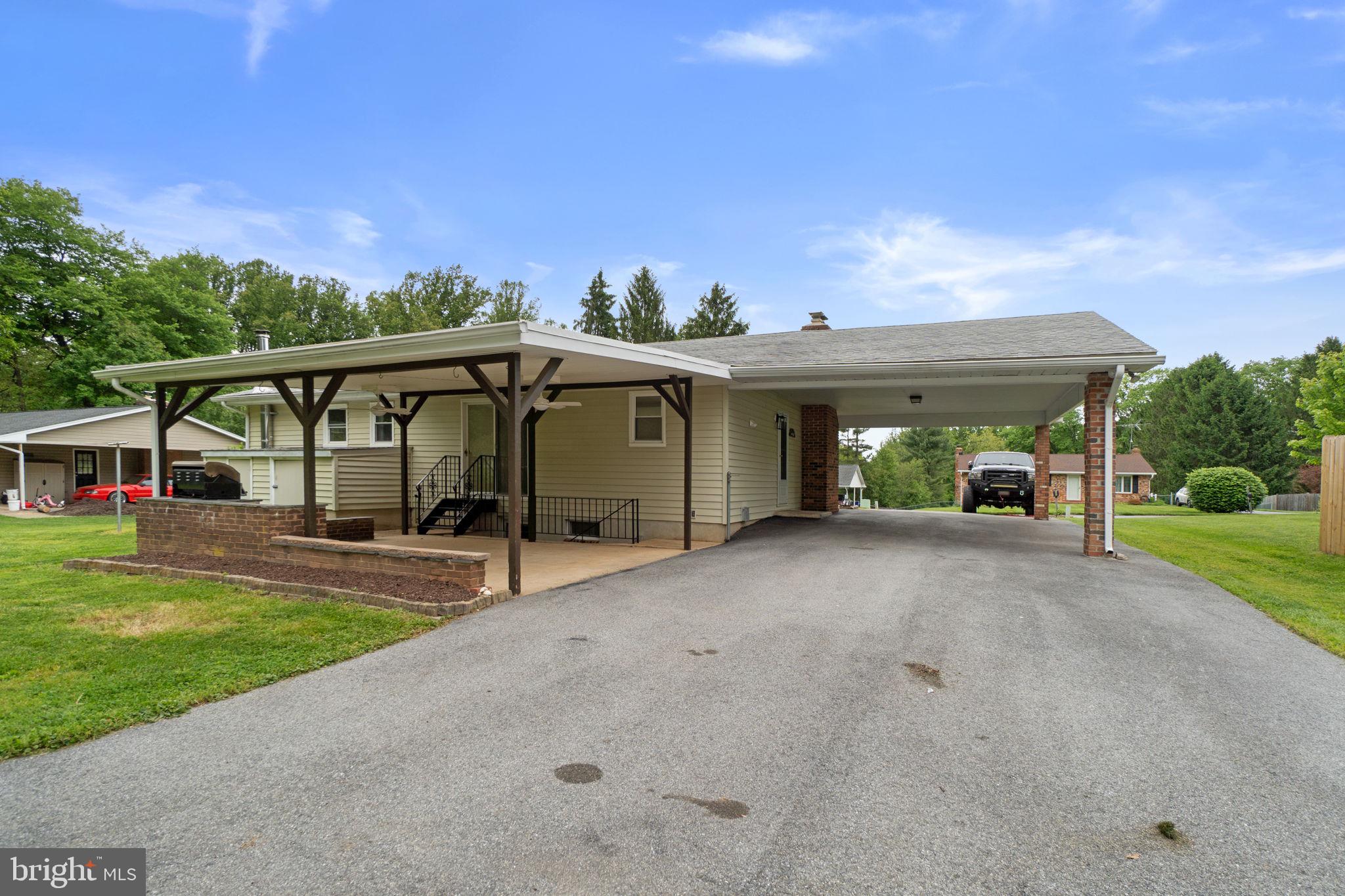 STRAWBRIDGE ESTATES - Residential