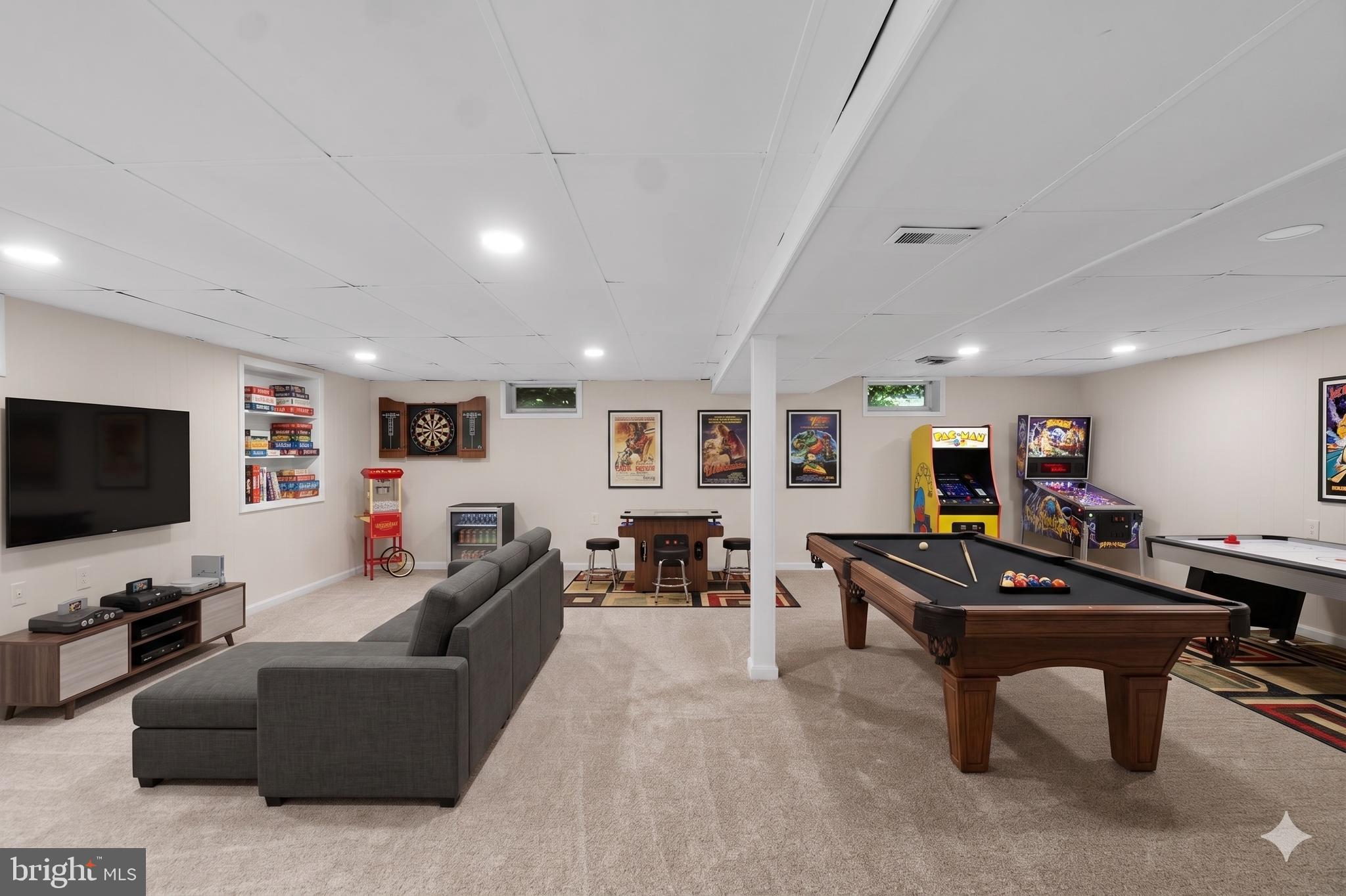 STRAWBRIDGE ESTATES - Residential