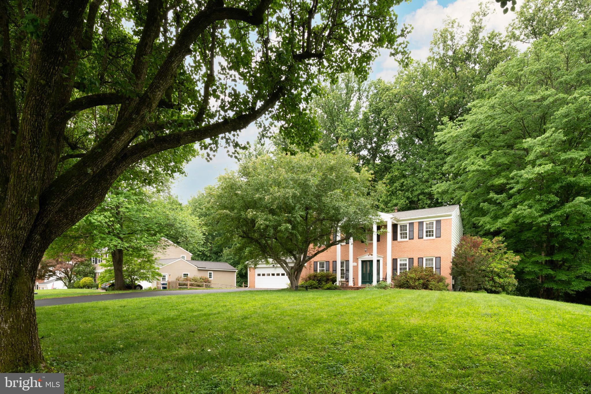 5076 LAKE CIRCLE W