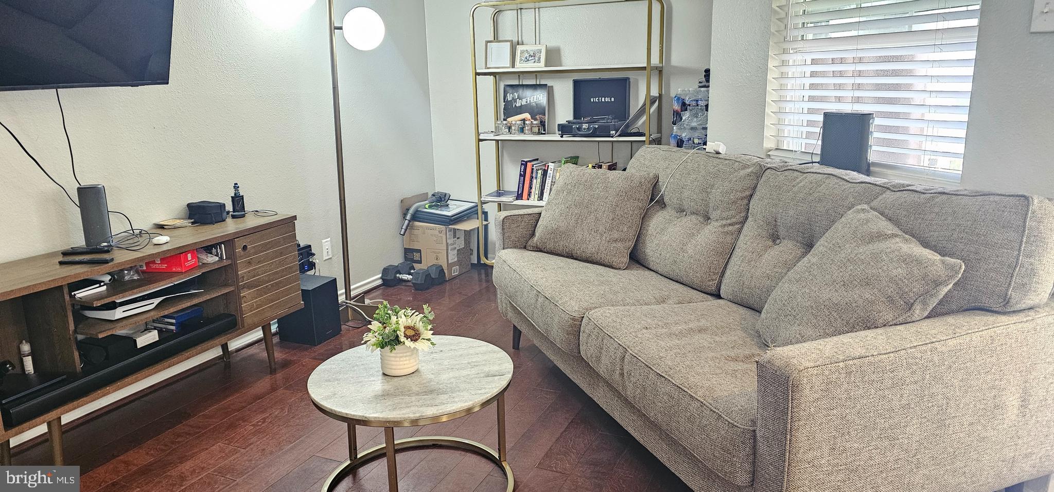 1524 LINCOLN WAY 214