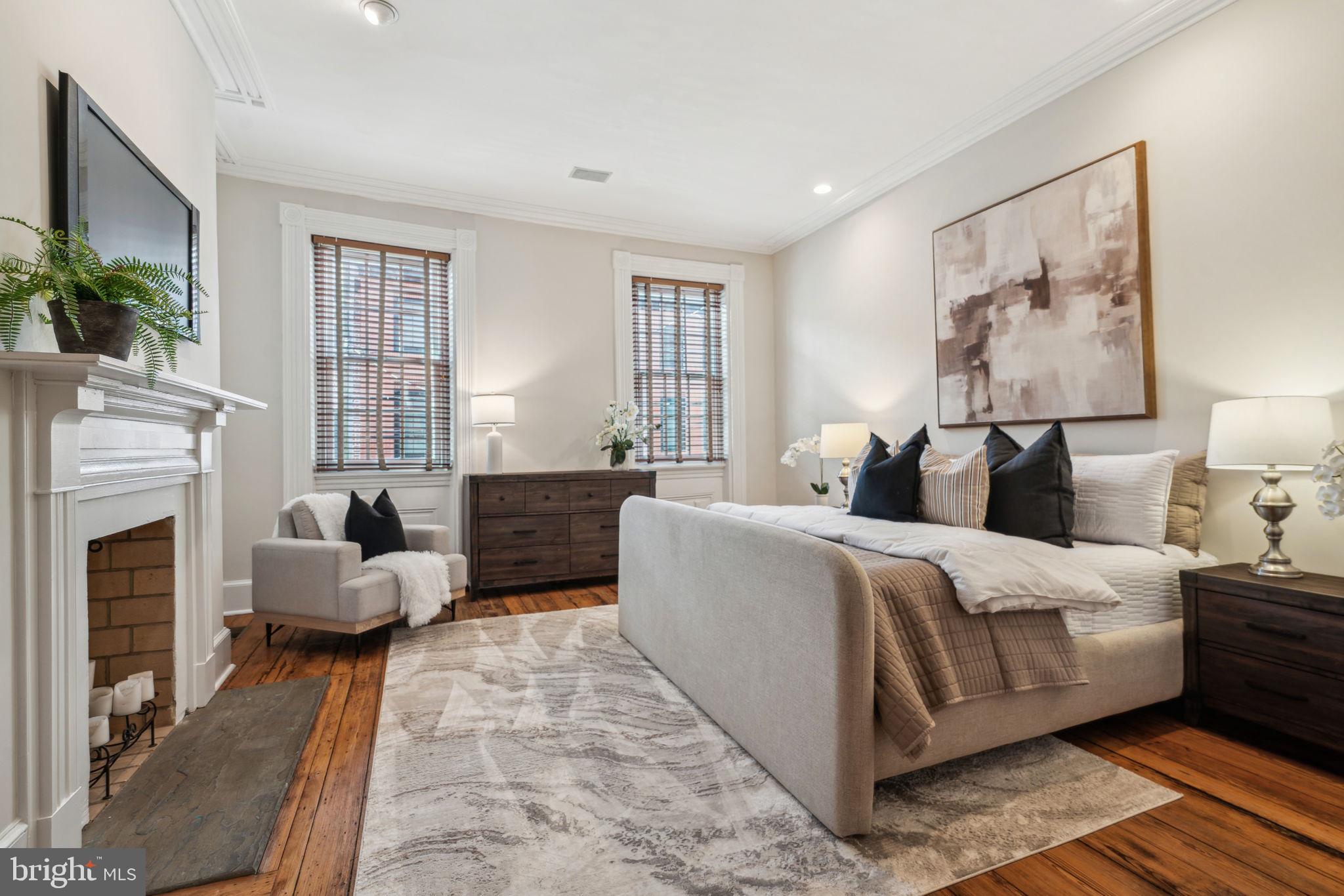 QUEEN VILLAGE - Residential