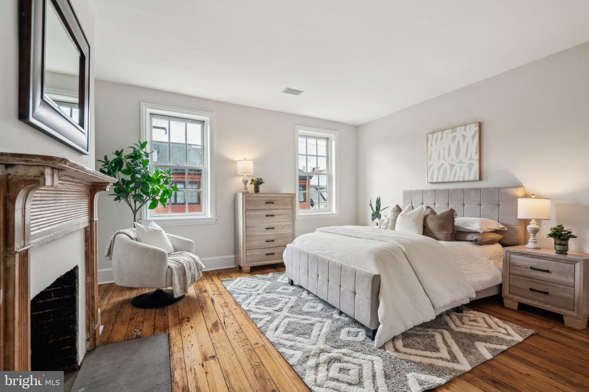 QUEEN VILLAGE - Residential