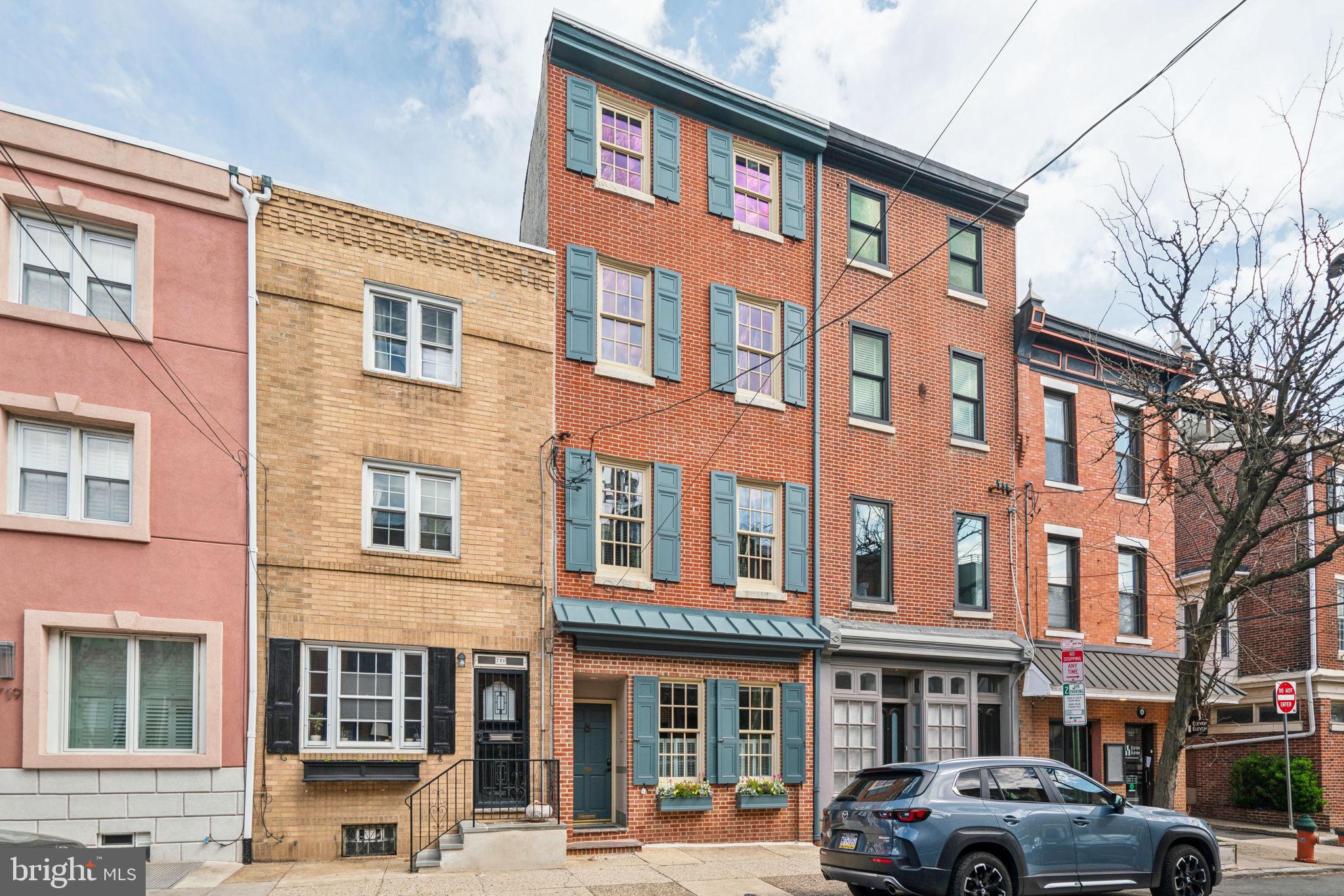 QUEEN VILLAGE - Residential