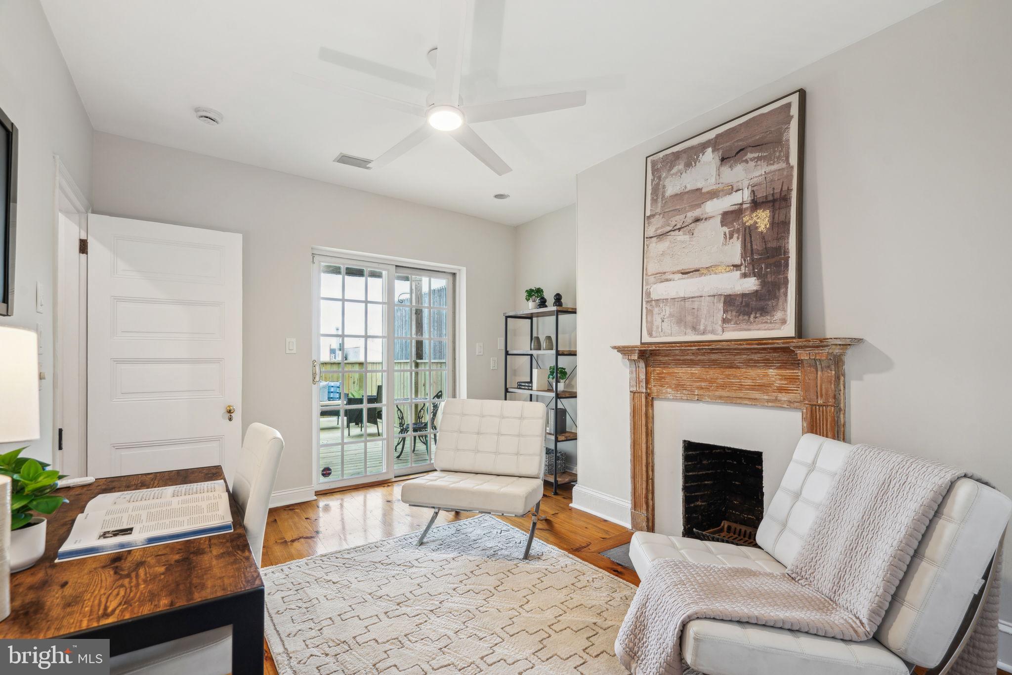 QUEEN VILLAGE - Residential