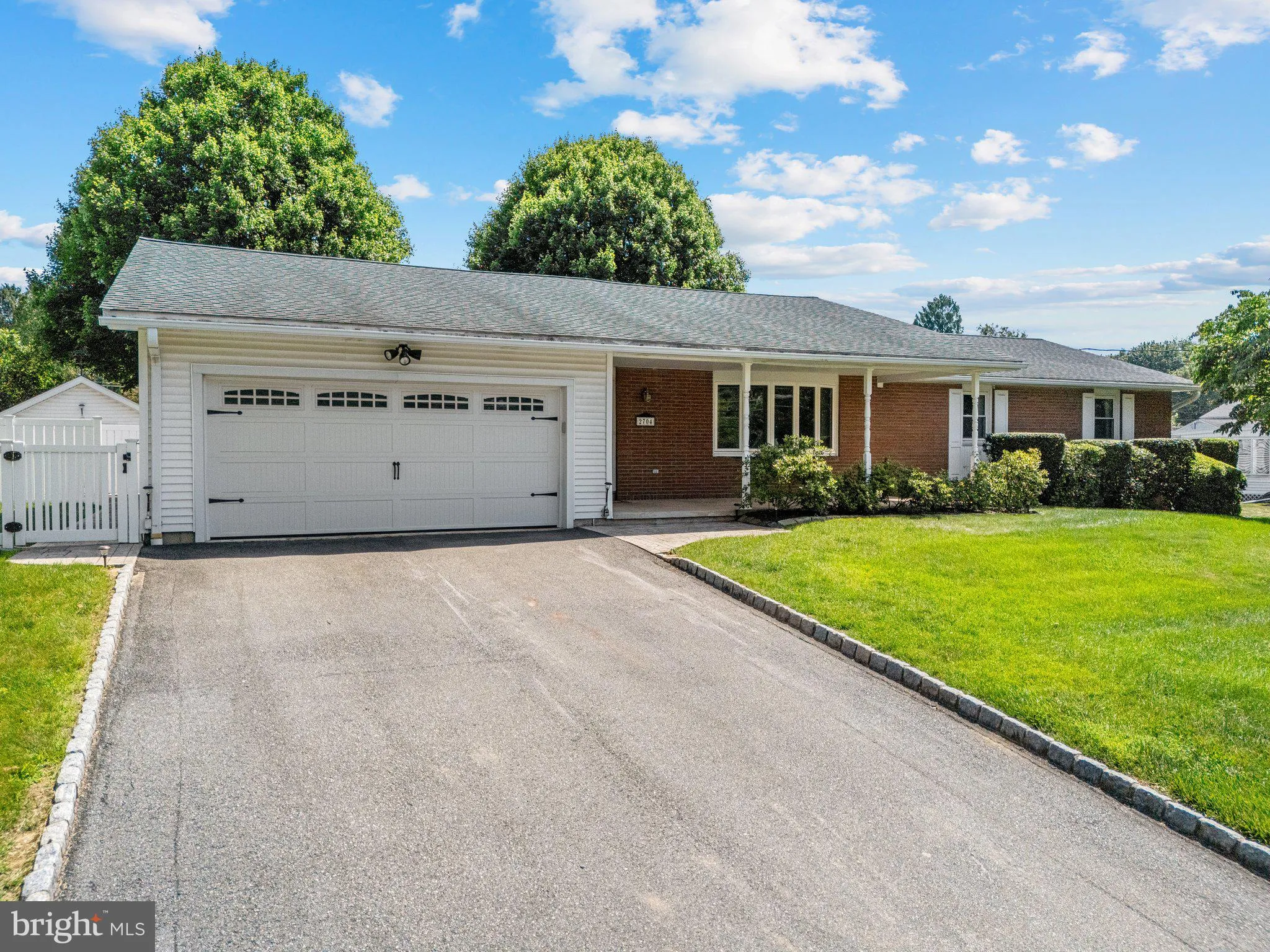 Easton, Pennsylvania 18045, United States, 3 Bedrooms Bedrooms, ,4 BathroomsBathrooms,Residential,Pending,158672