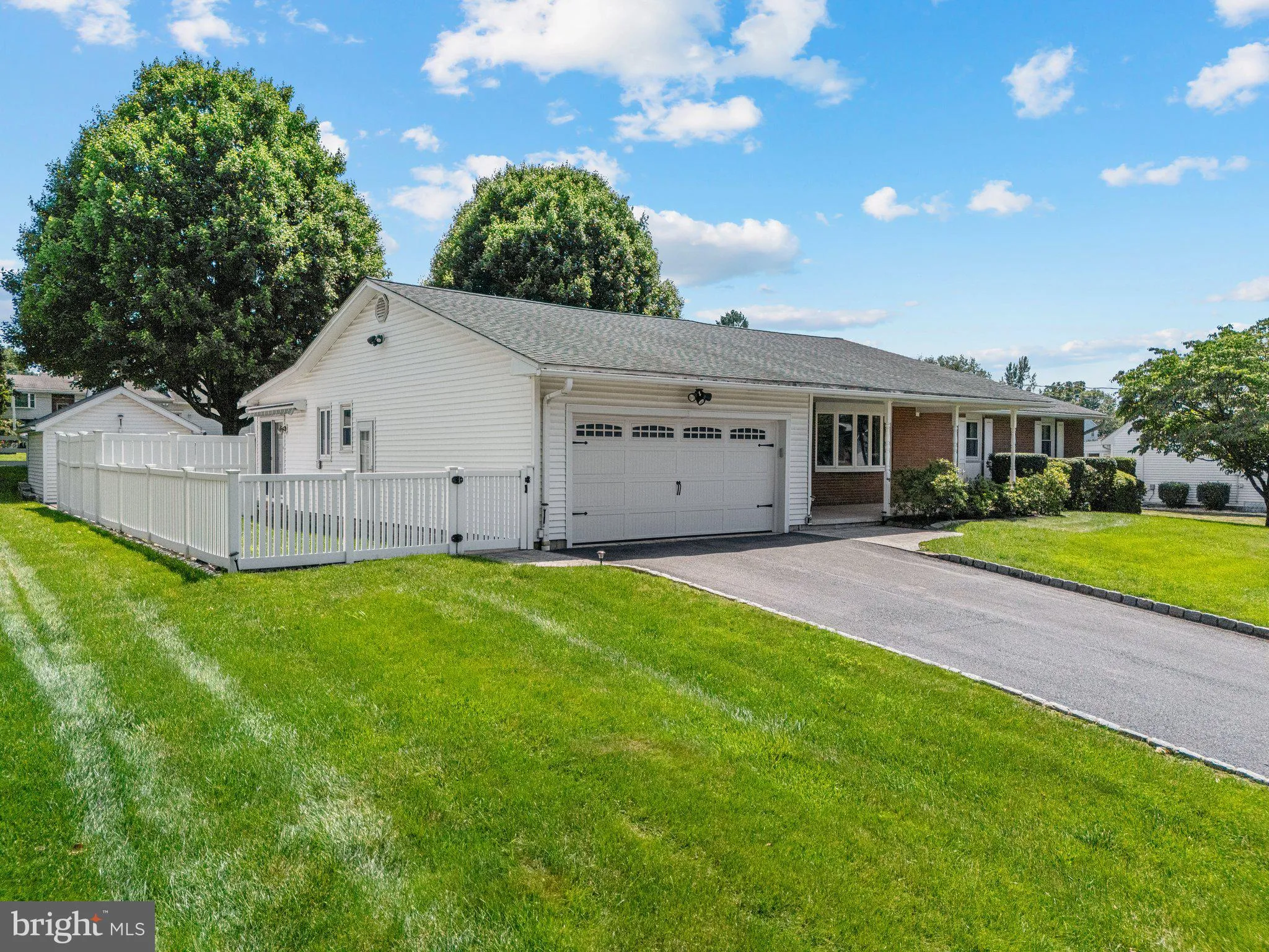 Easton, Pennsylvania 18045, United States, 3 Bedrooms Bedrooms, ,4 BathroomsBathrooms,Residential,Pending,158672