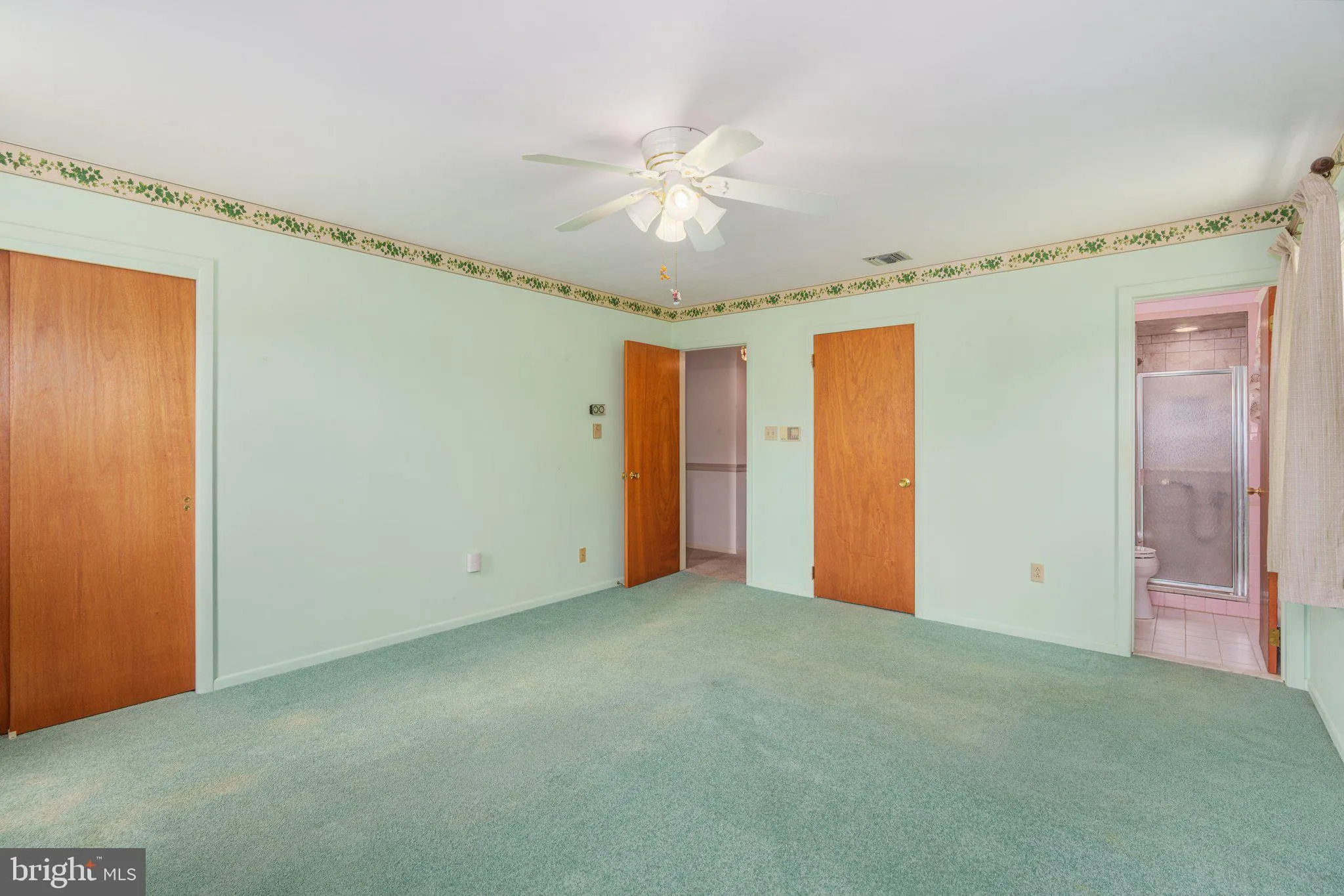 Easton, Pennsylvania 18045, United States, 3 Bedrooms Bedrooms, ,4 BathroomsBathrooms,Residential,Pending,158672