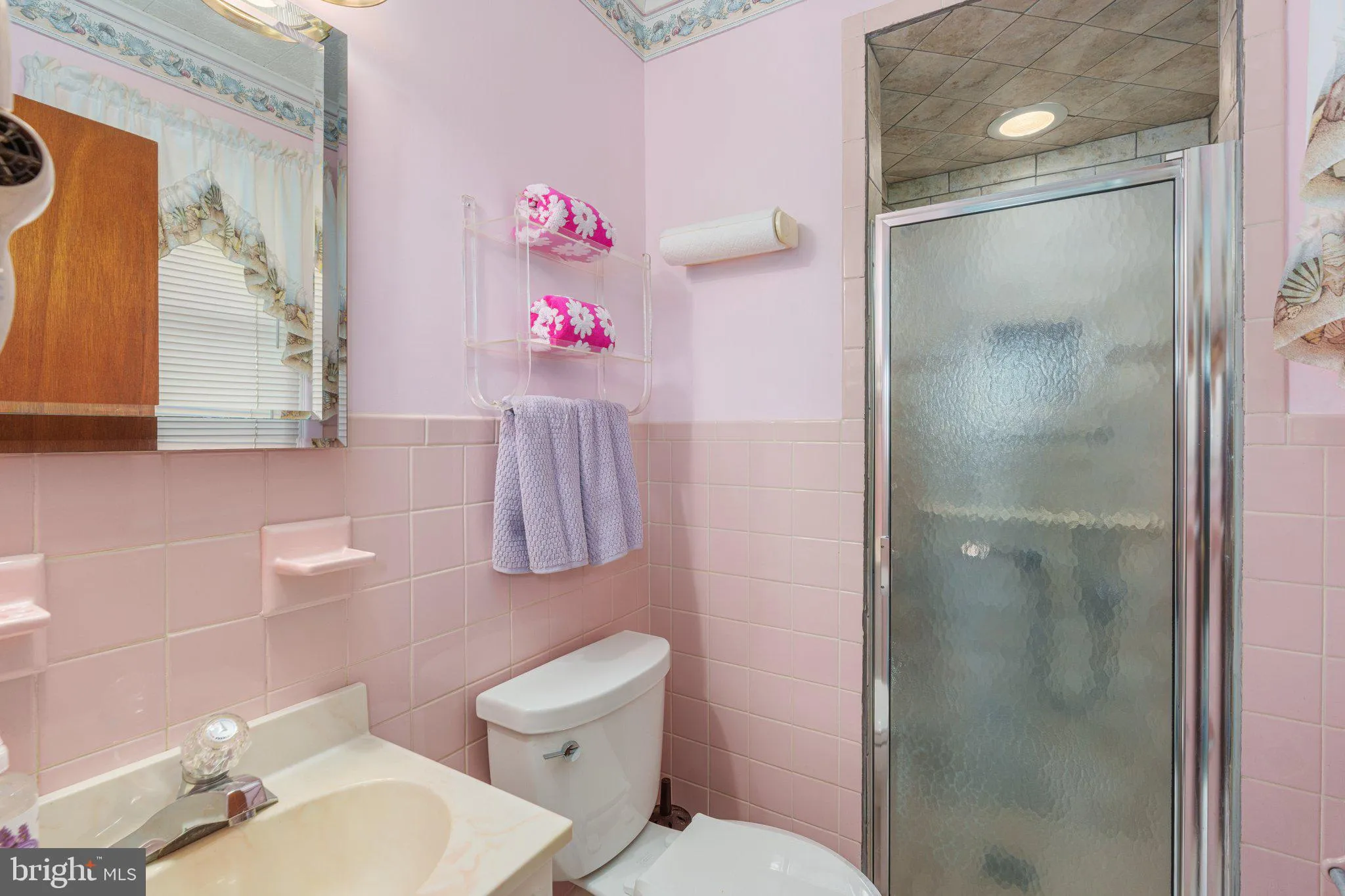 Easton, Pennsylvania 18045, United States, 3 Bedrooms Bedrooms, ,4 BathroomsBathrooms,Residential,Pending,158672