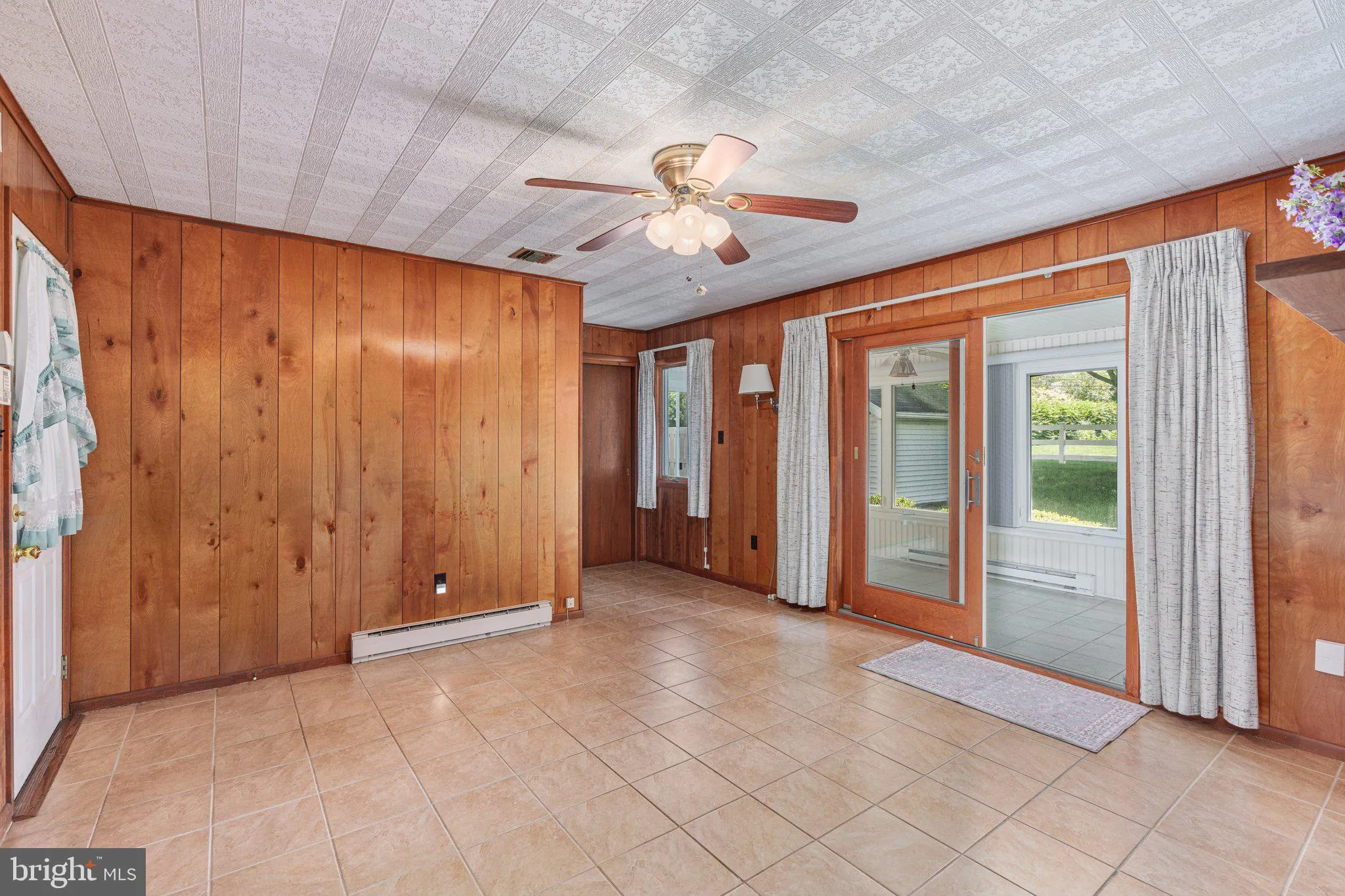 Easton, Pennsylvania 18045, United States, 3 Bedrooms Bedrooms, ,4 BathroomsBathrooms,Residential,Pending,158672