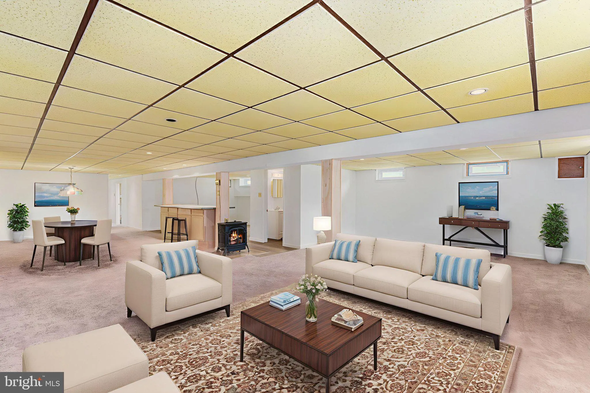 Easton, Pennsylvania 18045, United States, 3 Bedrooms Bedrooms, ,4 BathroomsBathrooms,Residential,Pending,158672