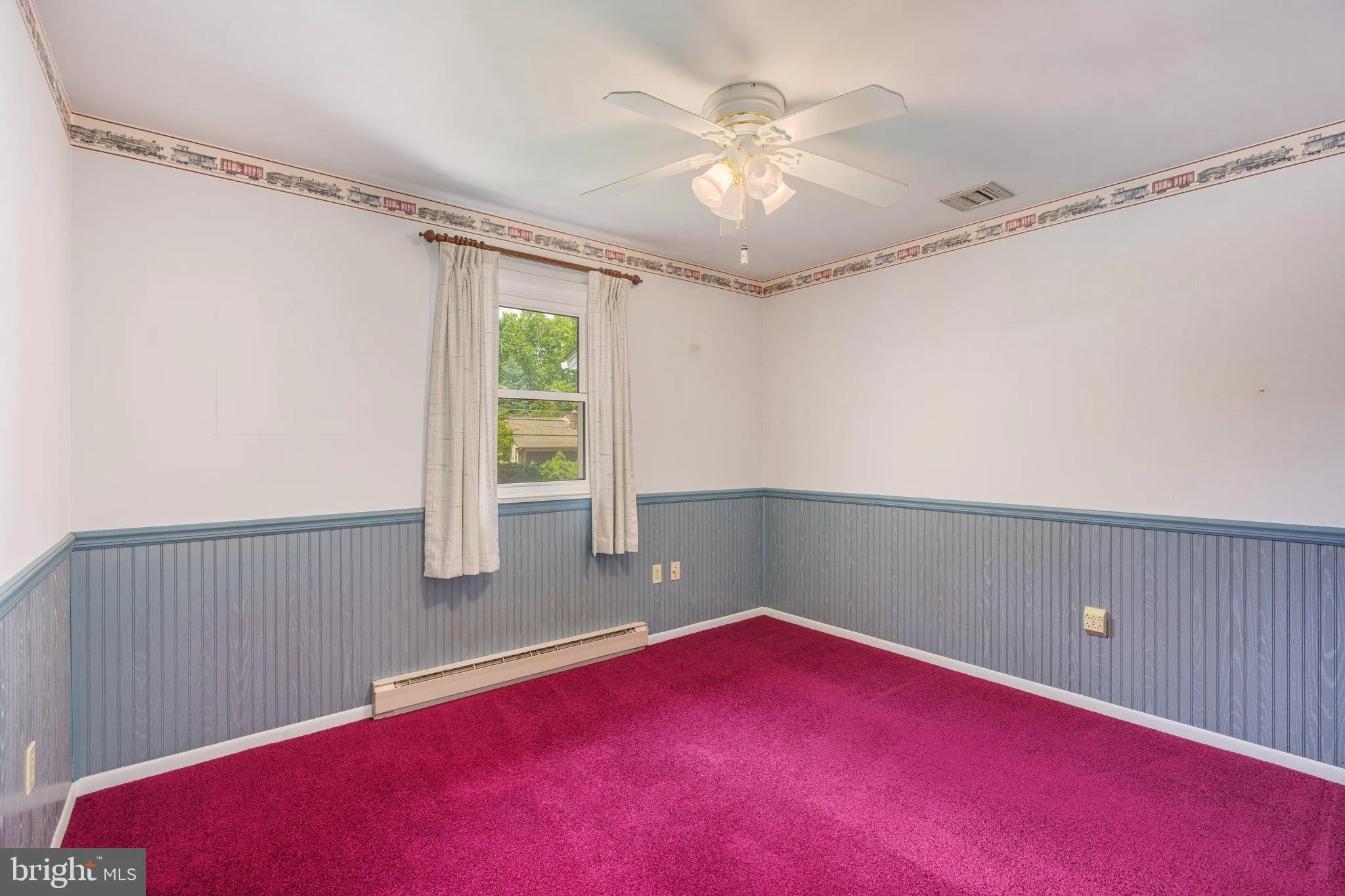 Easton, Pennsylvania 18045, United States, 3 Bedrooms Bedrooms, ,4 BathroomsBathrooms,Residential,Pending,158672