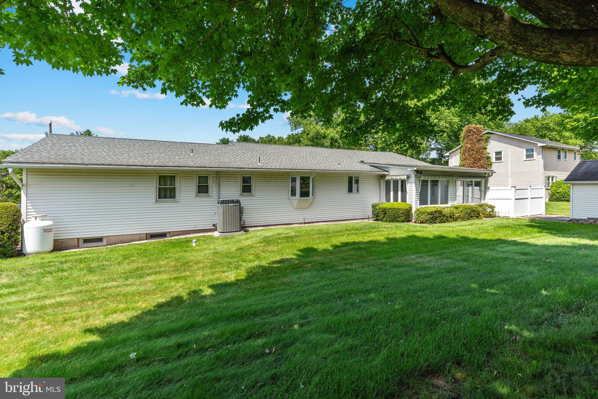 Easton, Pennsylvania 18045, United States, 3 Bedrooms Bedrooms, ,4 BathroomsBathrooms,Residential,Pending,158672