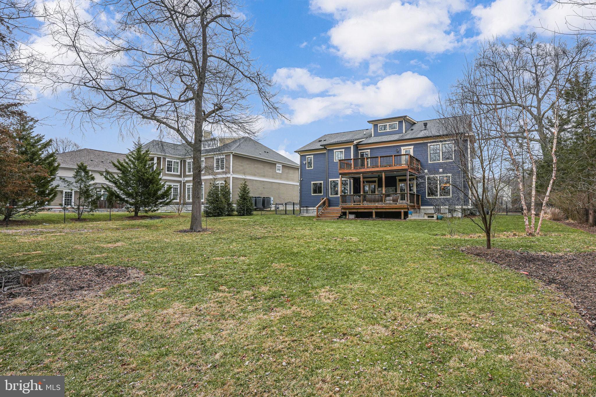 MURMURING PINES - Residential