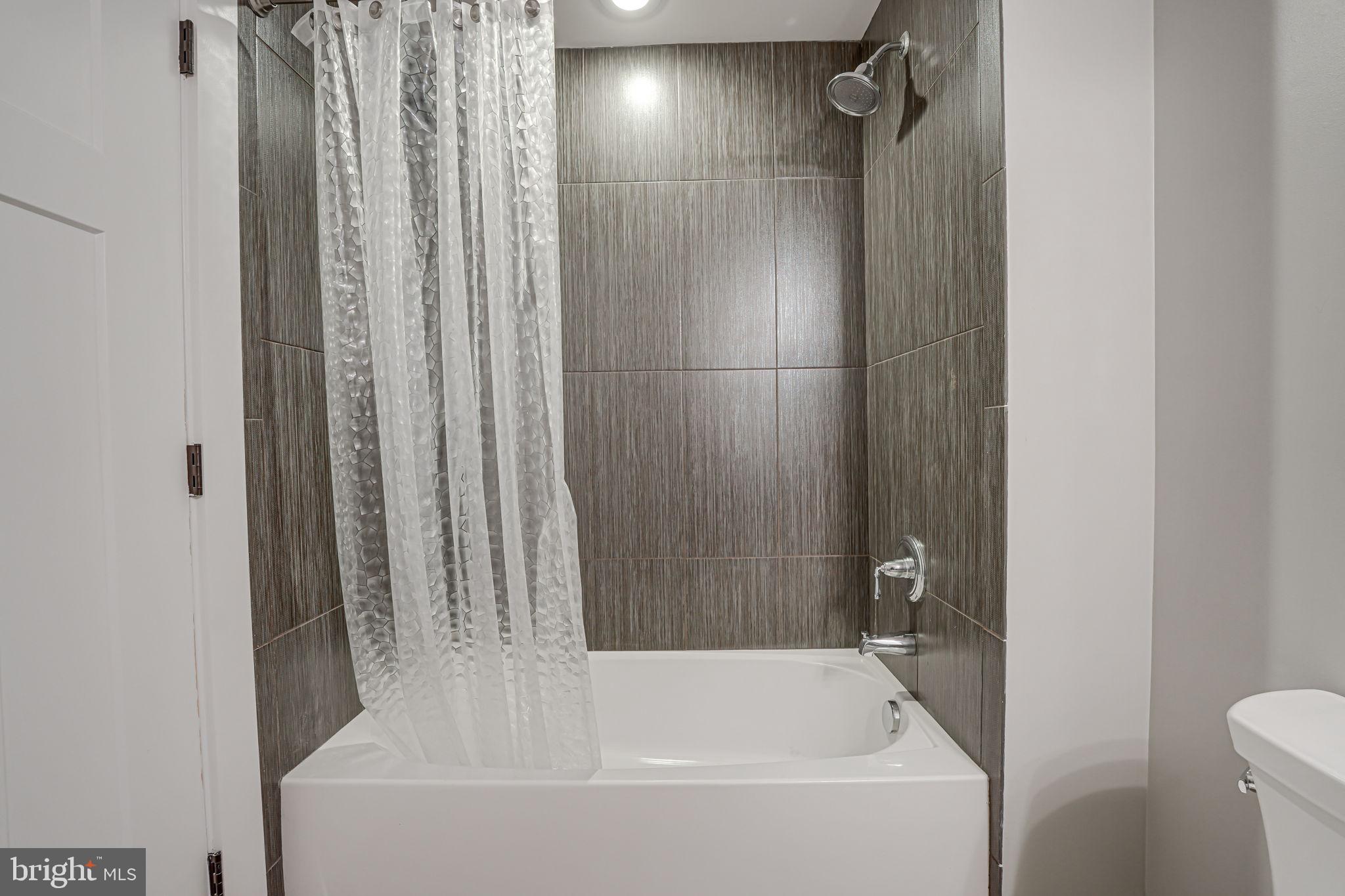 MURMURING PINES - Residential