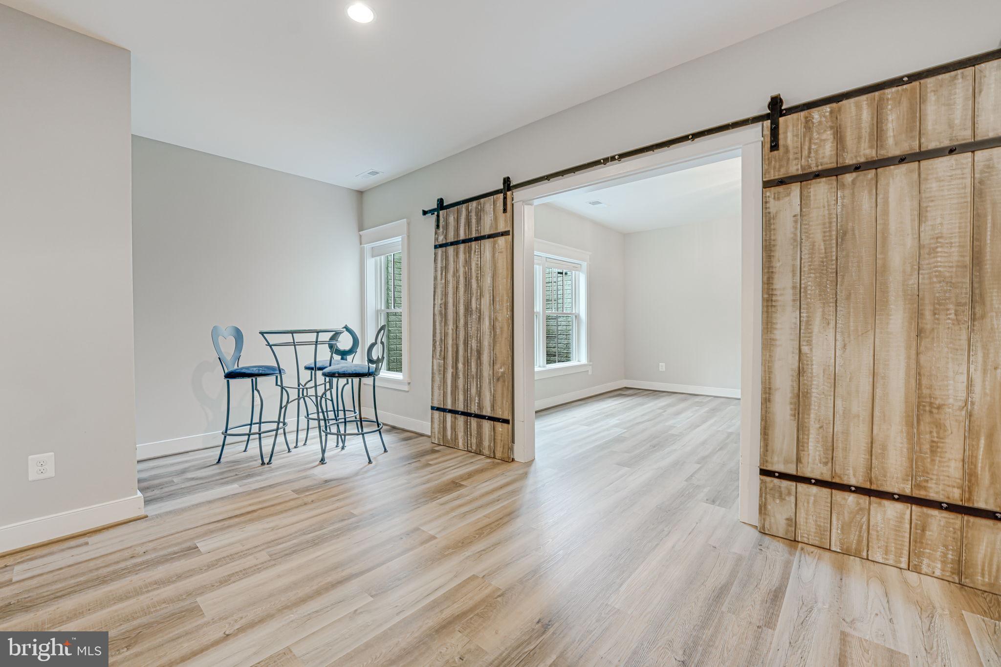 MURMURING PINES - Residential