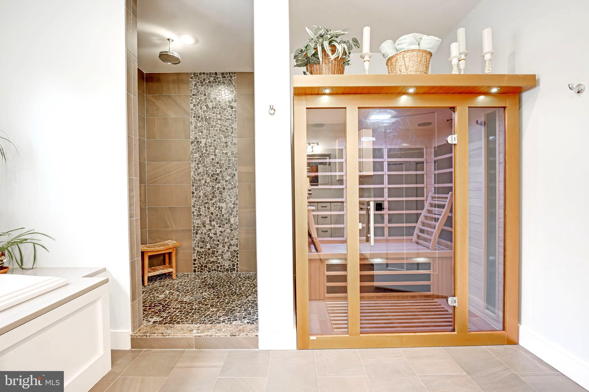 MURMURING PINES - Residential