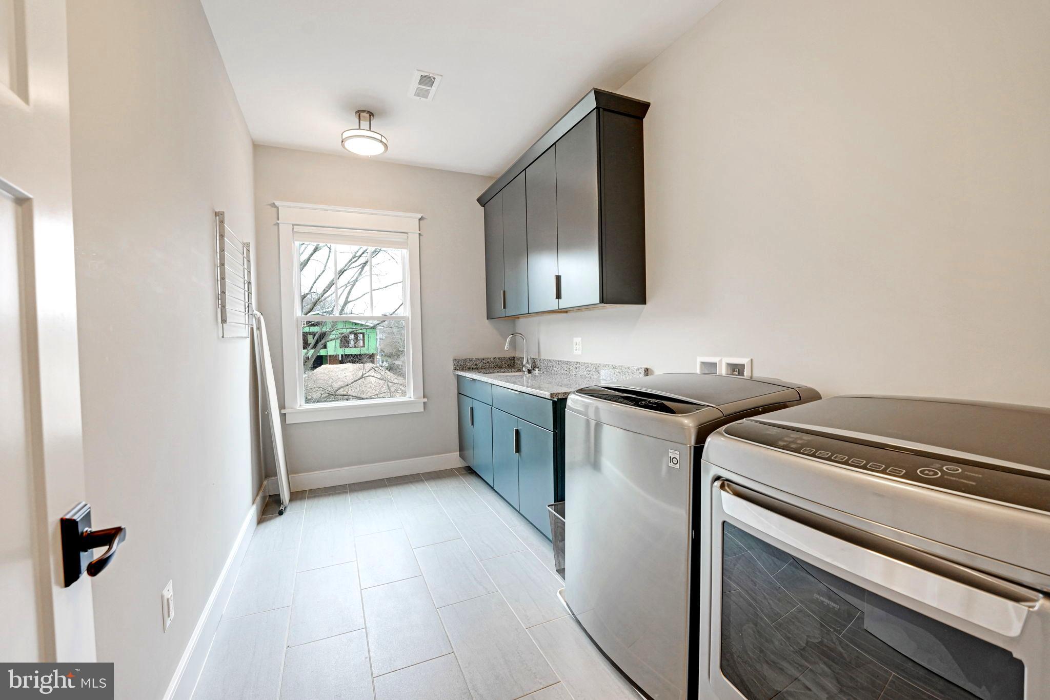 MURMURING PINES - Residential