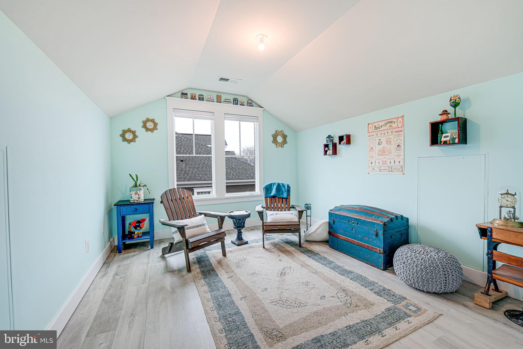 MURMURING PINES - Residential