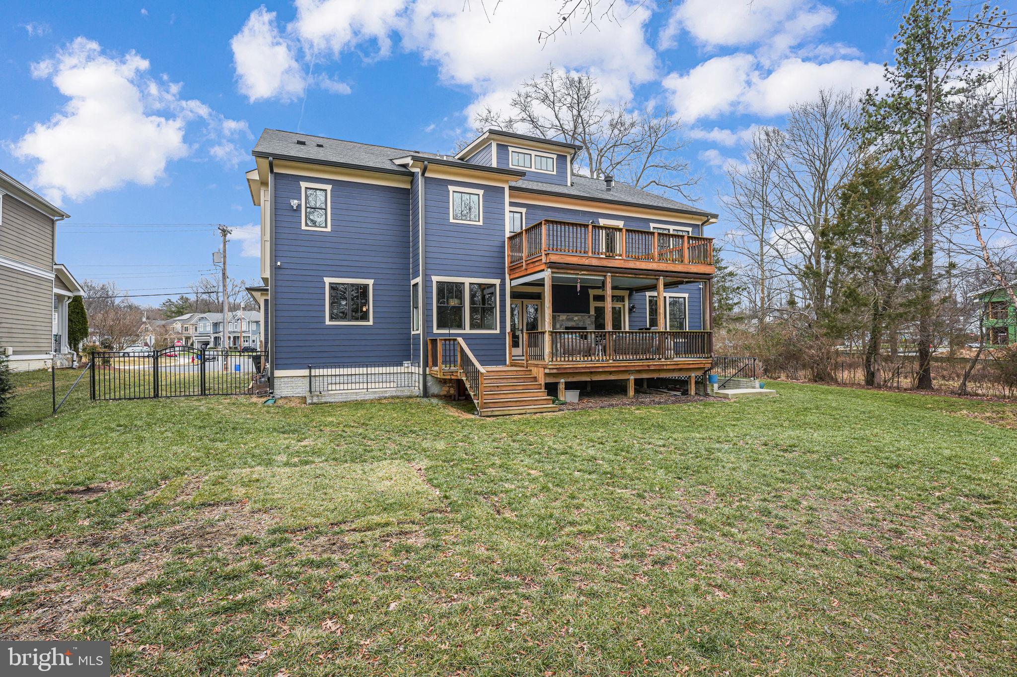 MURMURING PINES - Residential