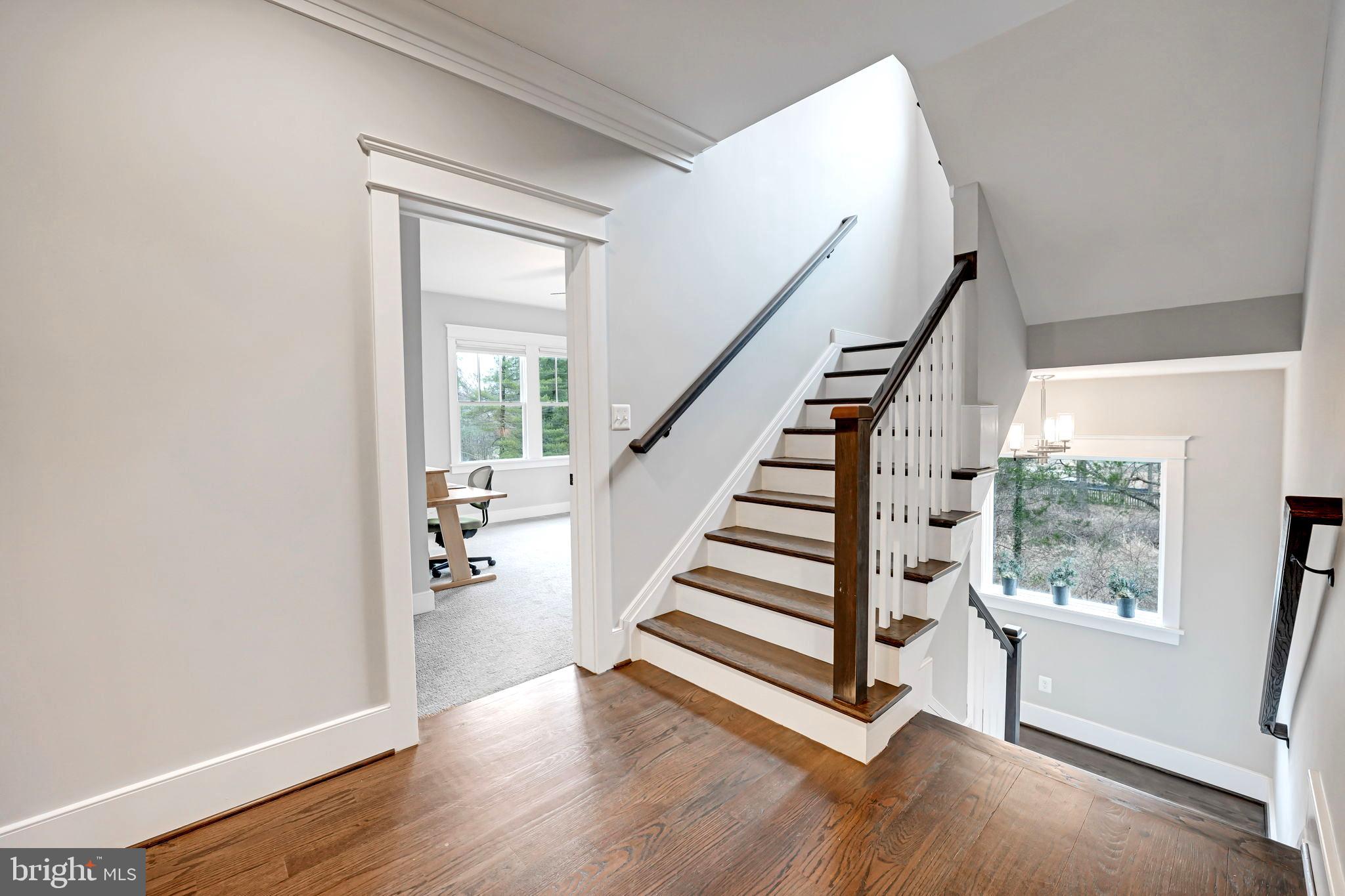 MURMURING PINES - Residential