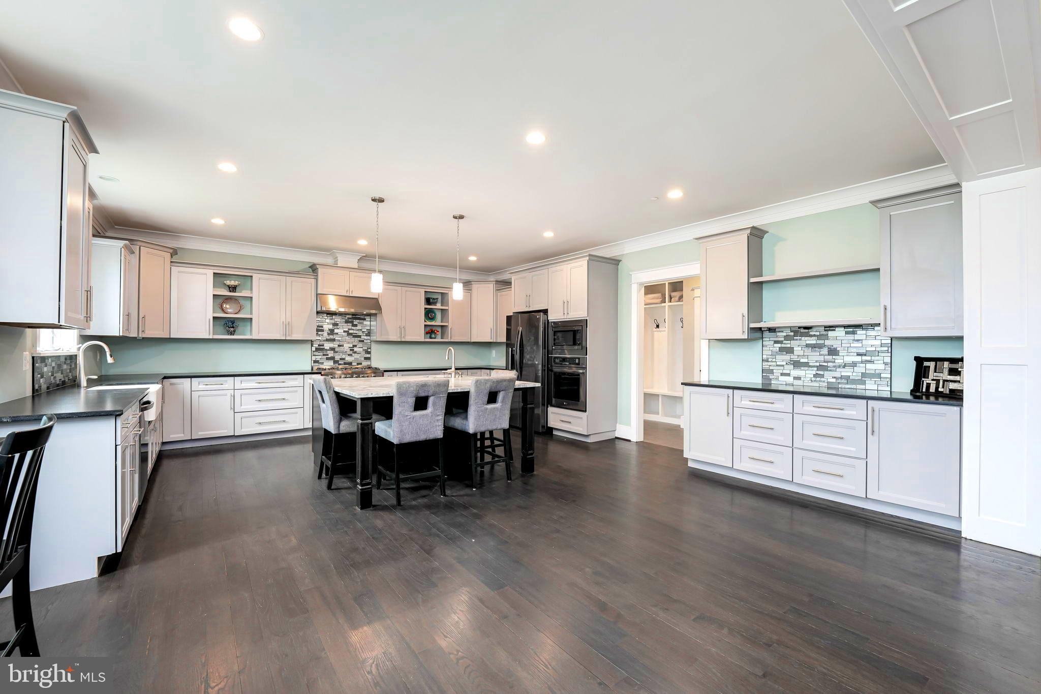 MURMURING PINES - Residential