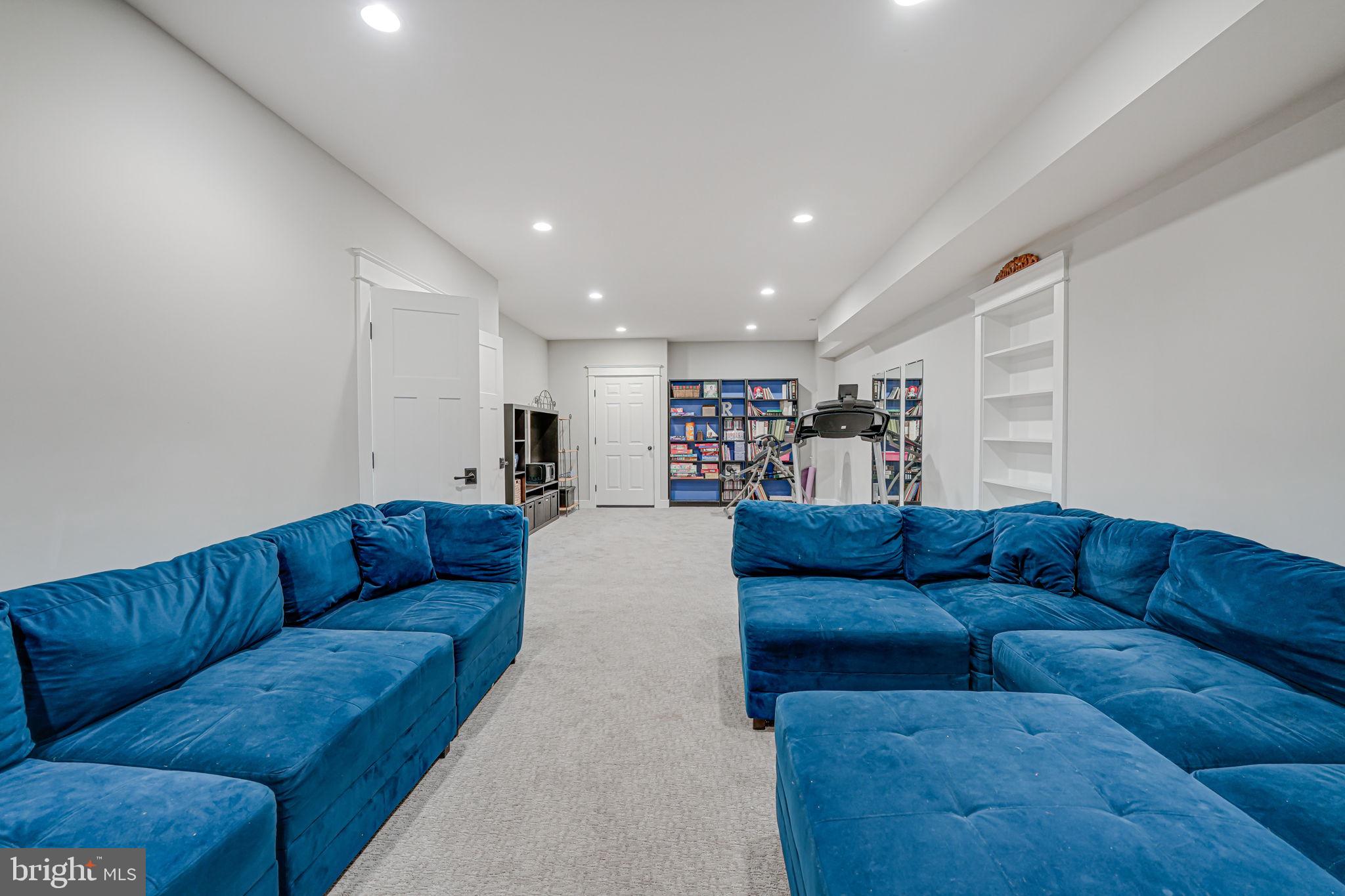 MURMURING PINES - Residential