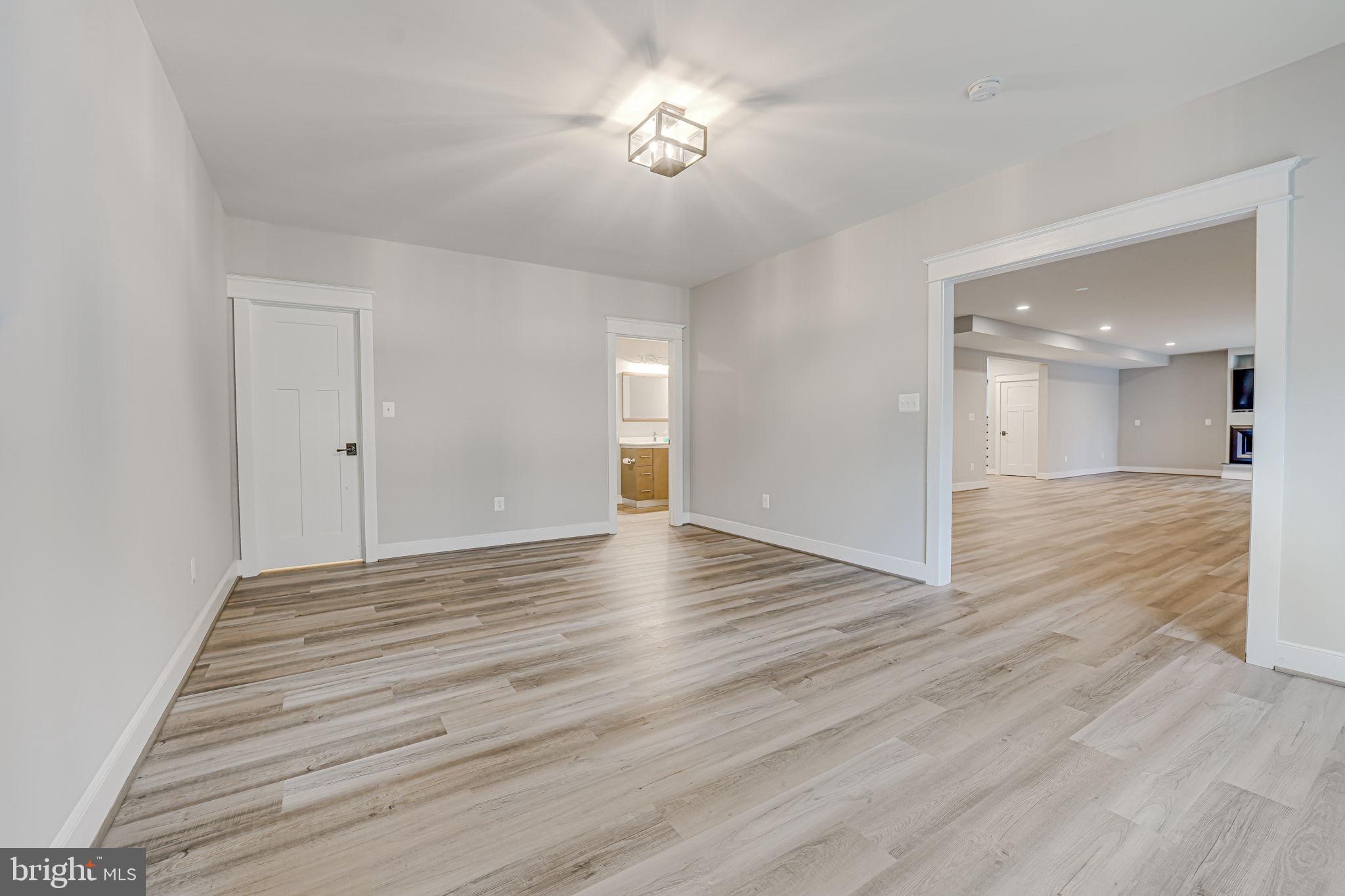 MURMURING PINES - Residential