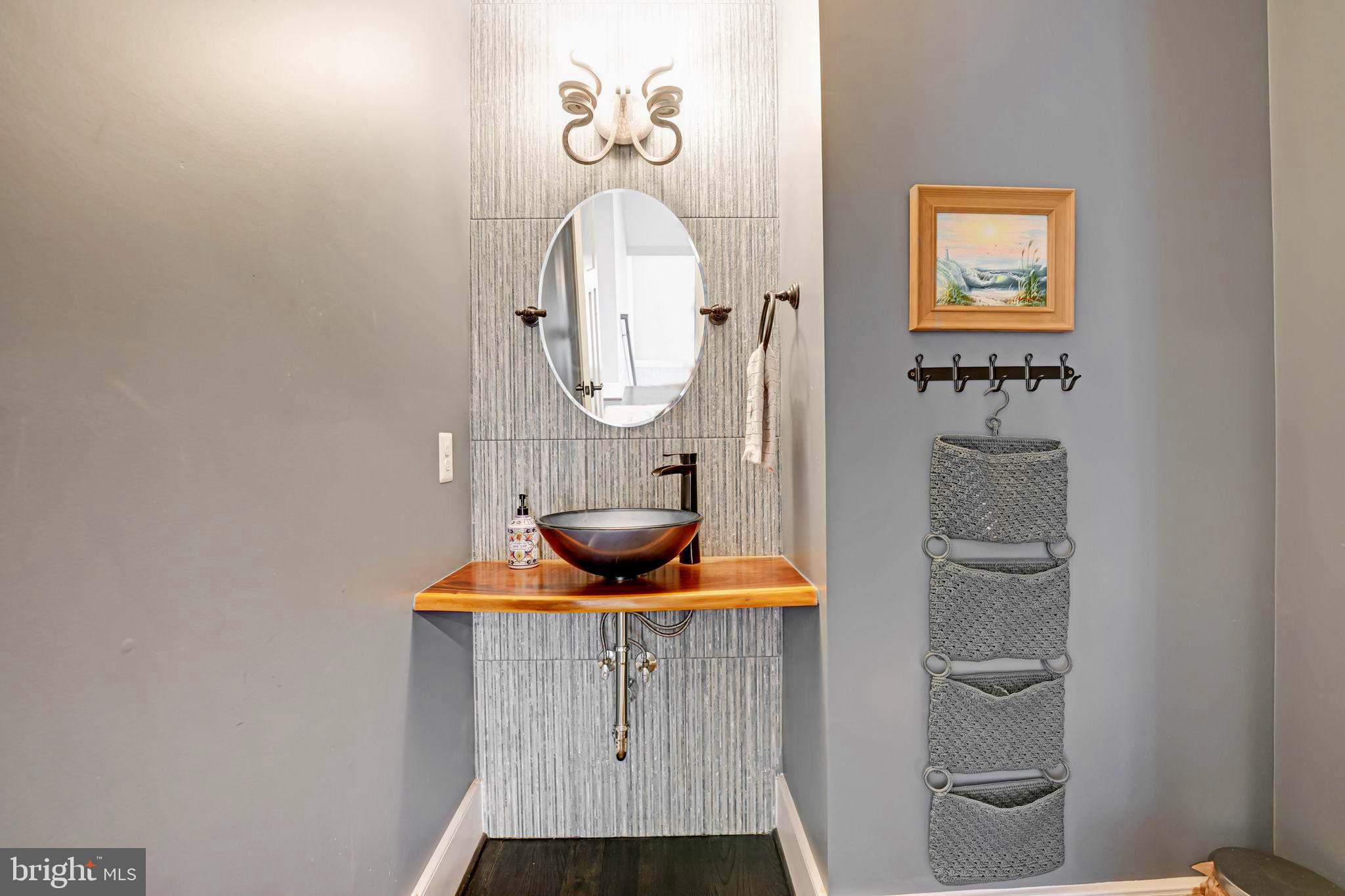 MURMURING PINES - Residential