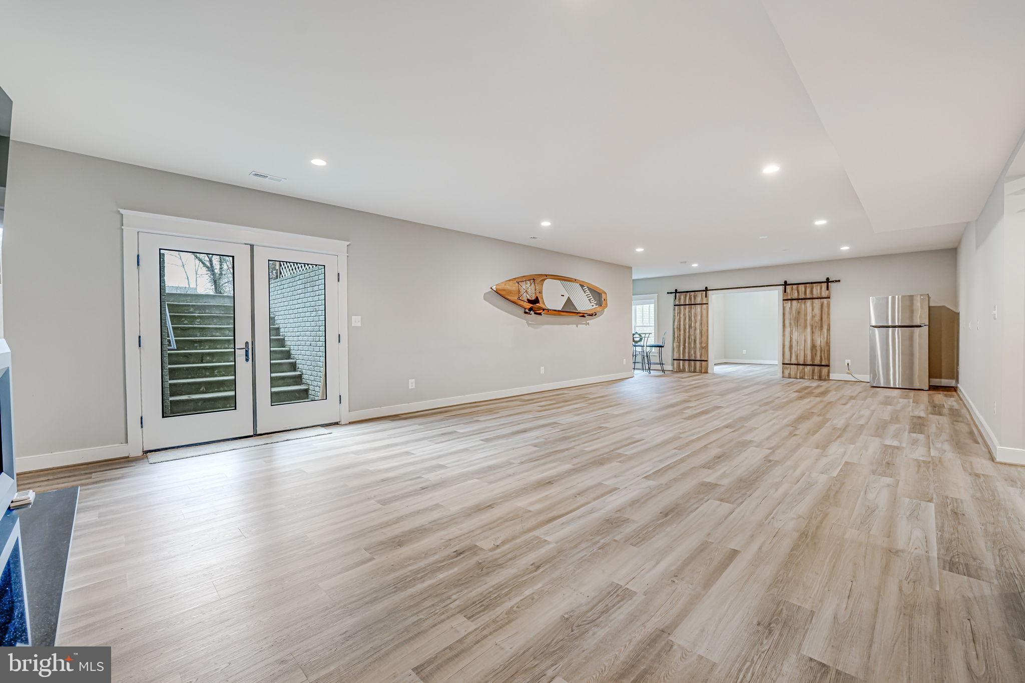 MURMURING PINES - Residential