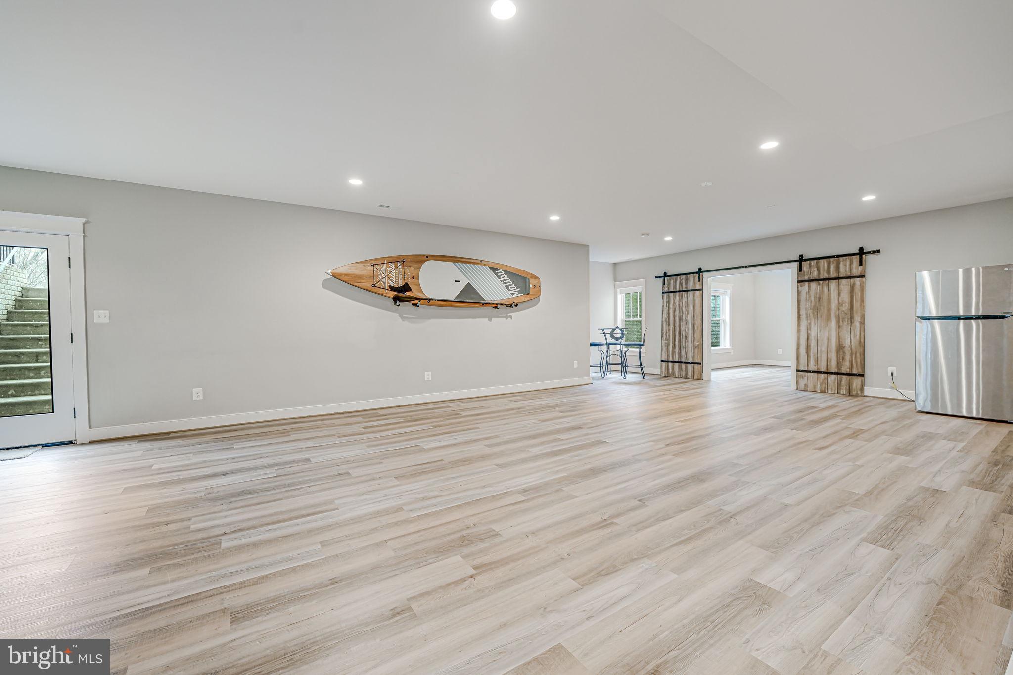 MURMURING PINES - Residential