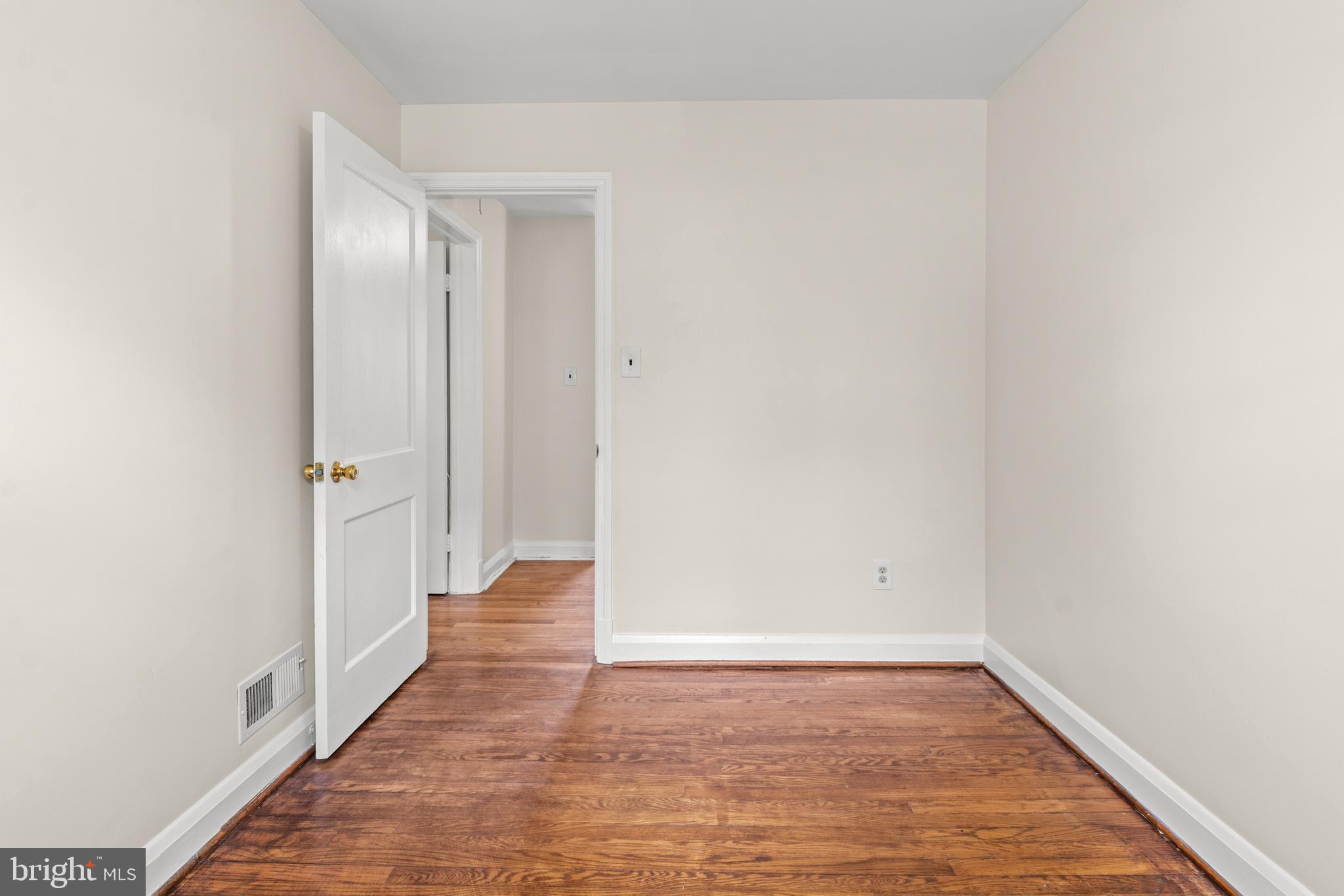 KNETTISHALL - Residential