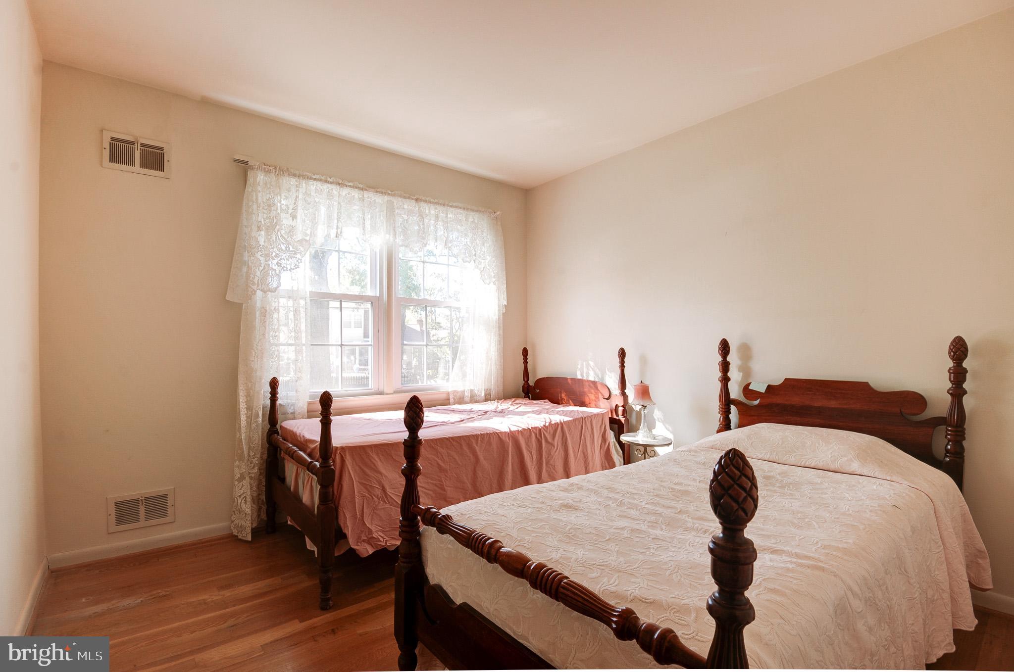 OAK ORCHARD - Residential