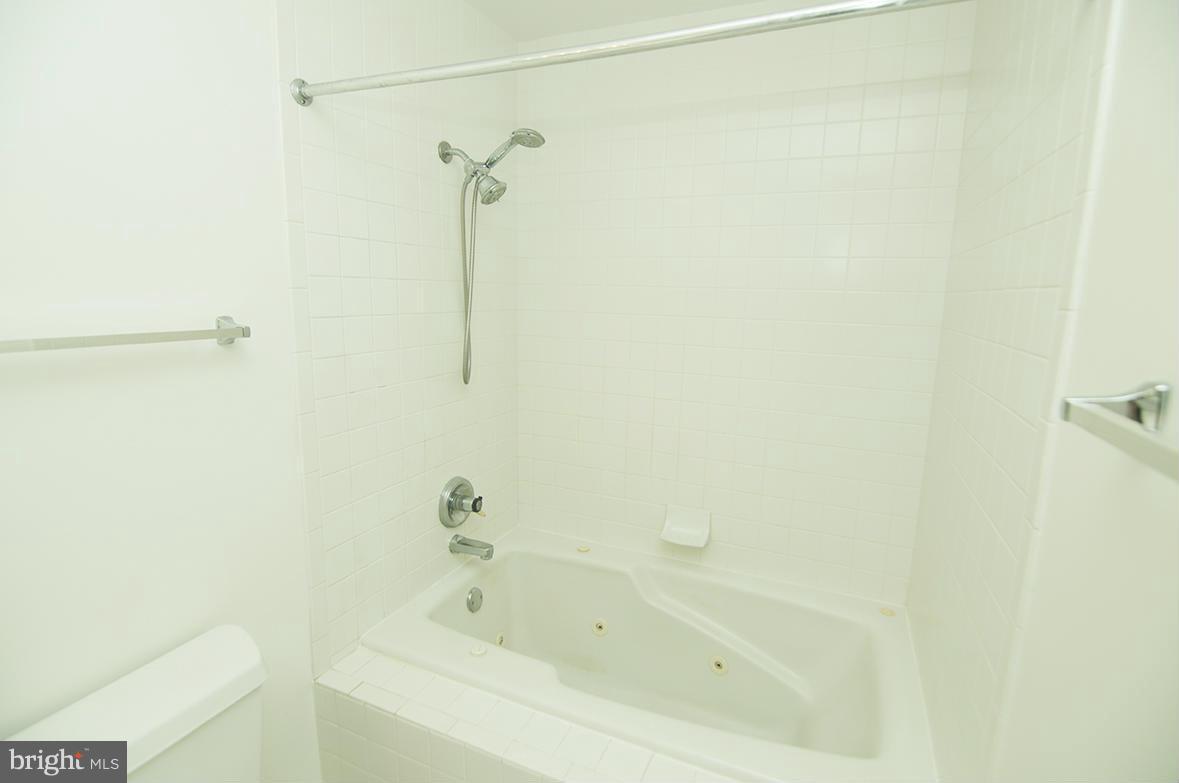 HARBORVIEW - Residential Lease