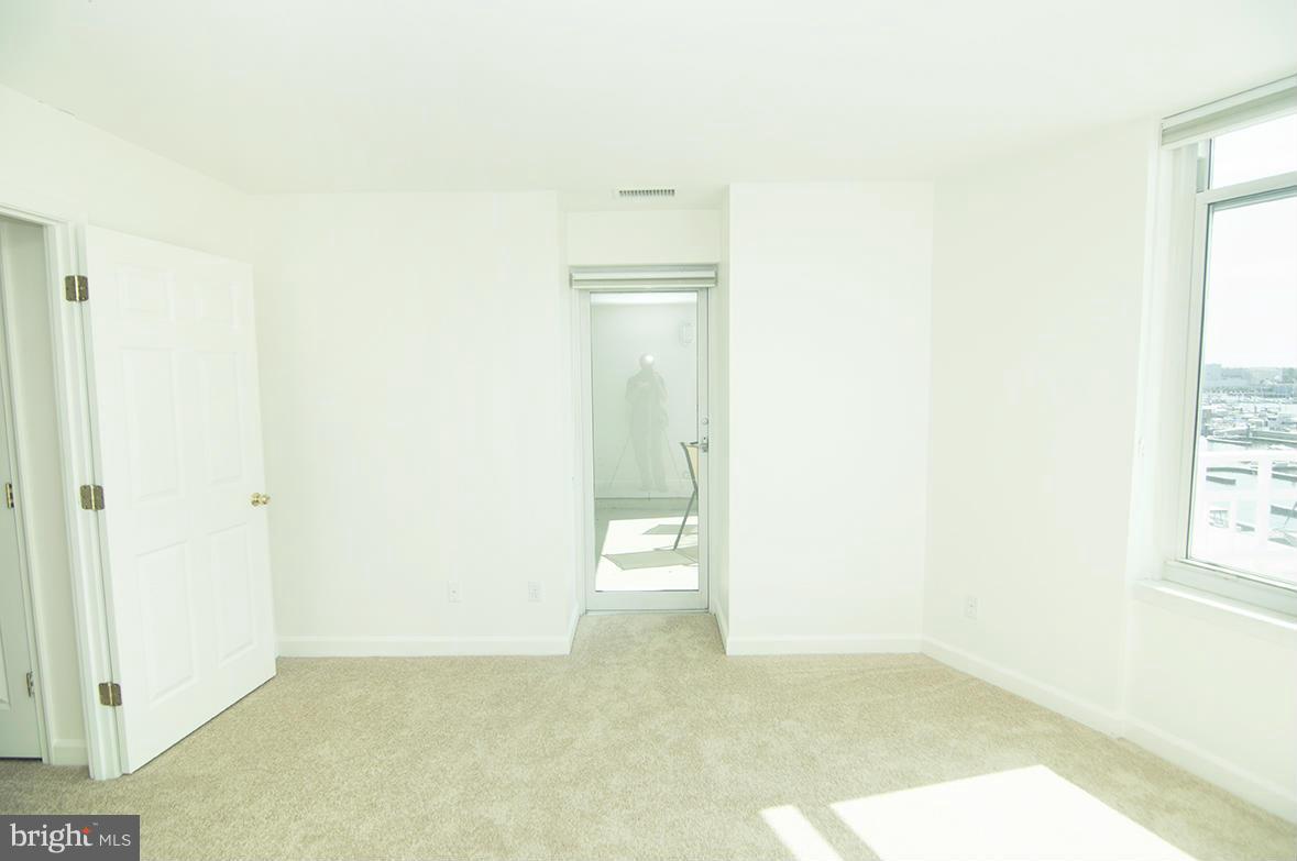 HARBORVIEW - Residential Lease