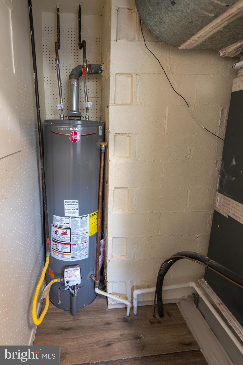 LYNN ACRES - Residential Lease