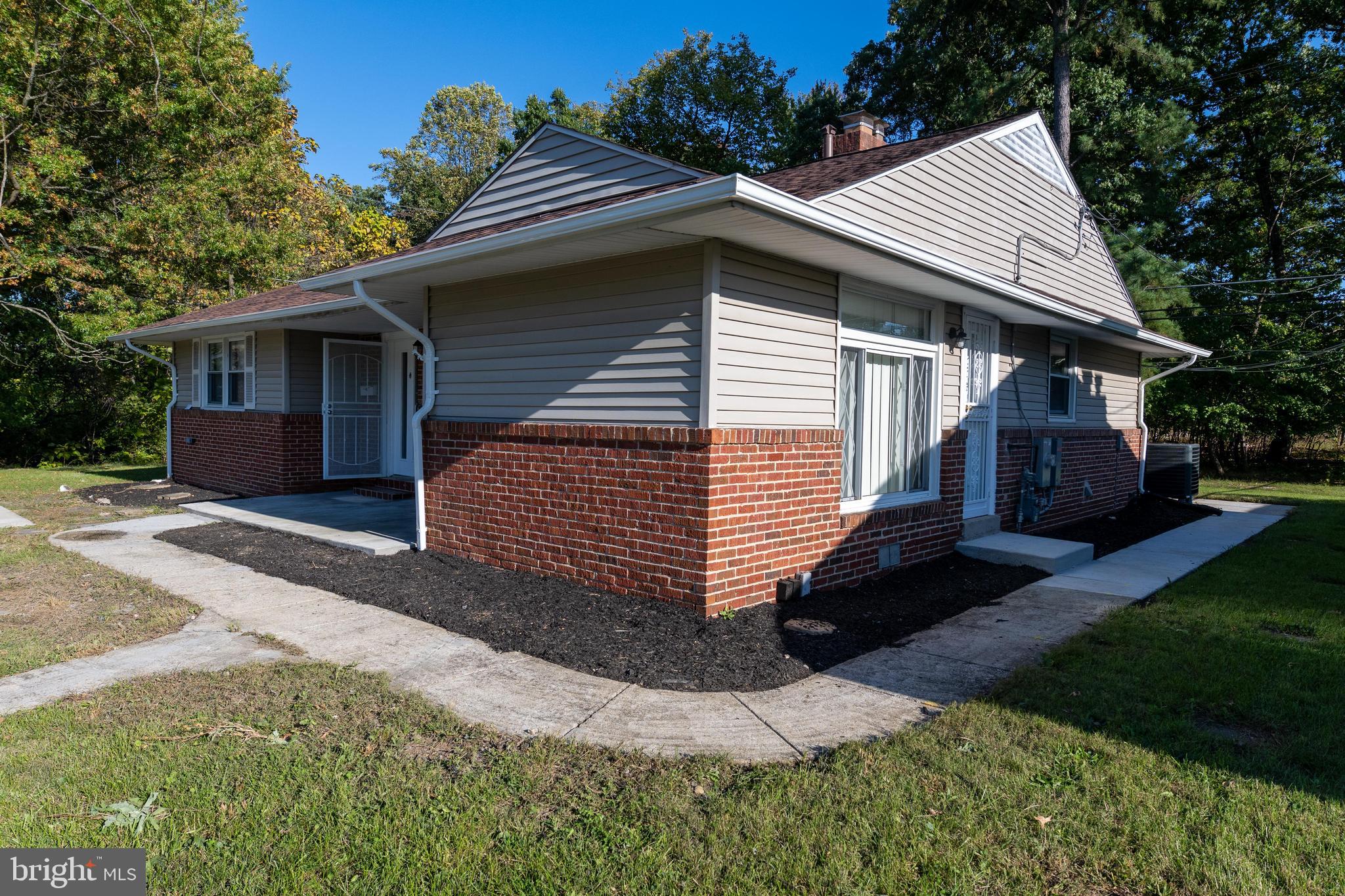 LYNN ACRES - Residential Lease