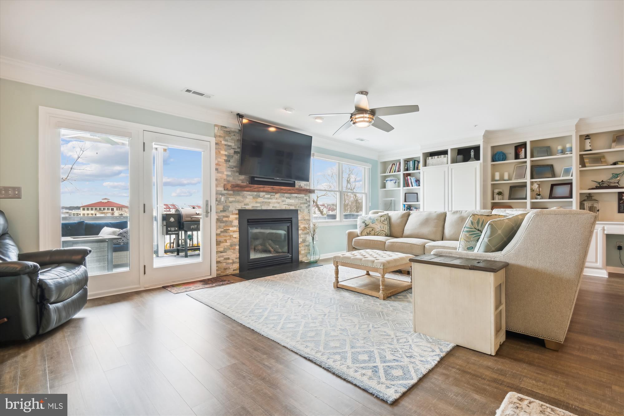 BAYSIDE - Residential